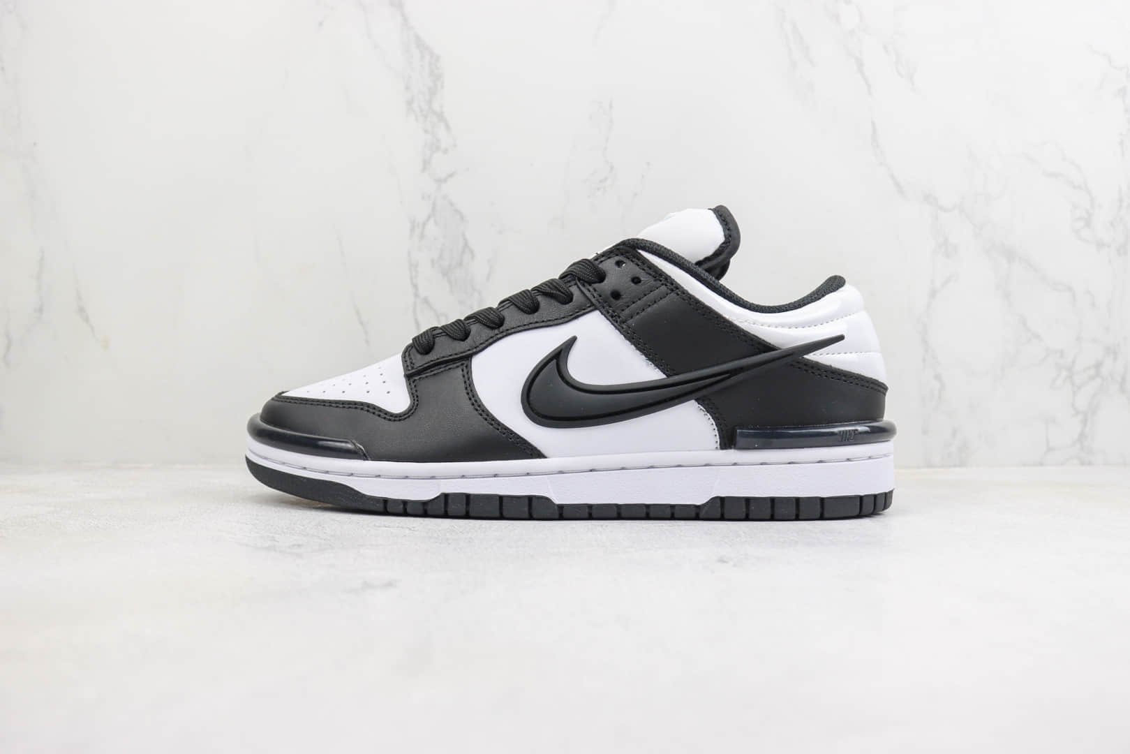 耐克Nike SB Dunk Low Twist“Panda”纯原版本低帮SB Dunk黑白熊猫立体勾子板鞋 莆田耐克货源 货号:DZ2794-001