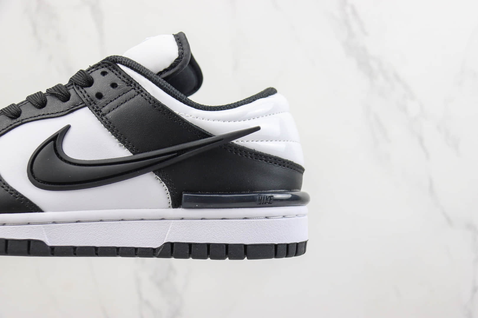 耐克Nike SB Dunk Low Twist“Panda”纯原版本低帮SB Dunk黑白熊猫立体勾子板鞋 莆田耐克货源 货号:DZ2794-001