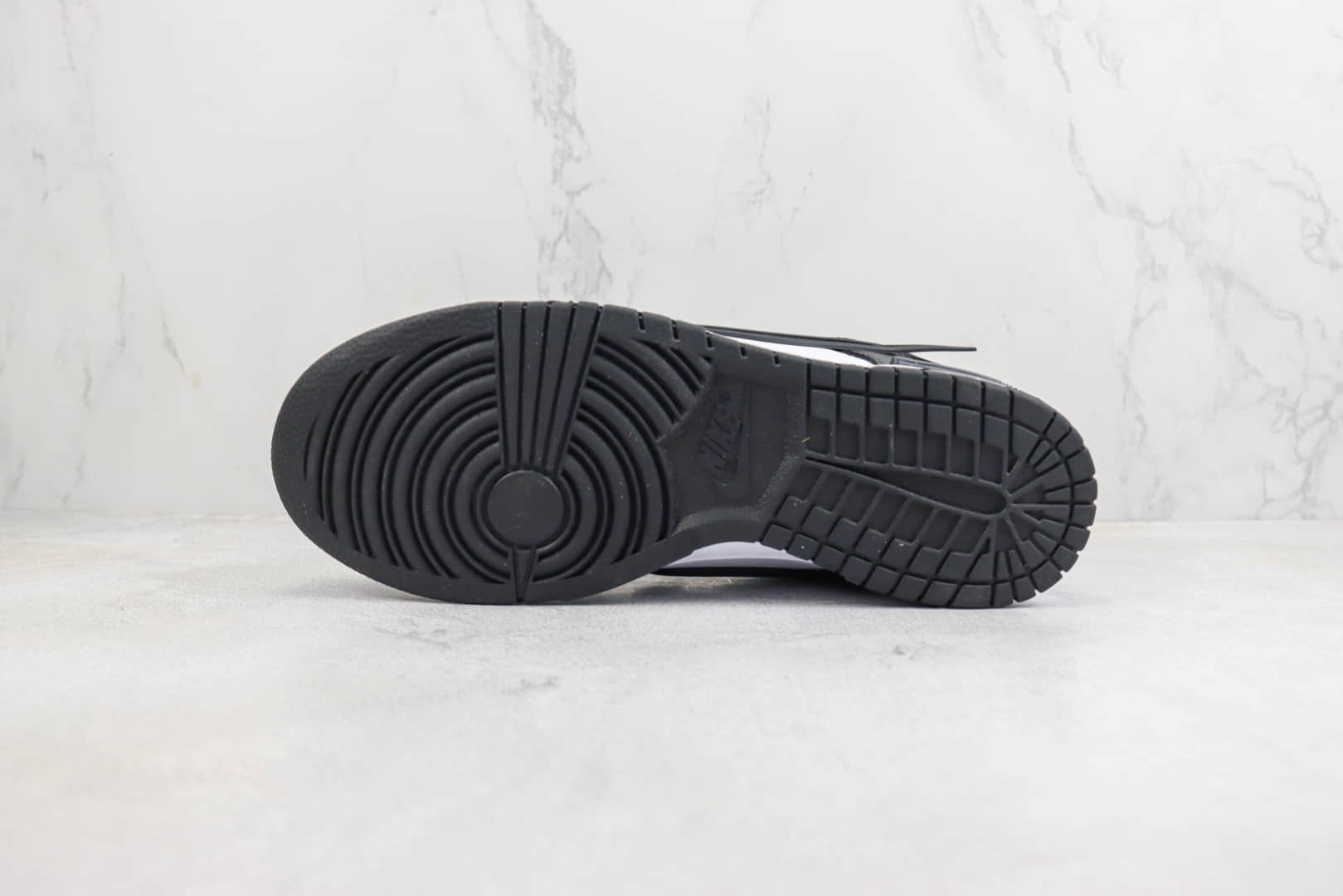 耐克Nike SB Dunk Low Twist“Panda”纯原版本低帮SB Dunk黑白熊猫立体勾子板鞋 莆田耐克货源 货号:DZ2794-001