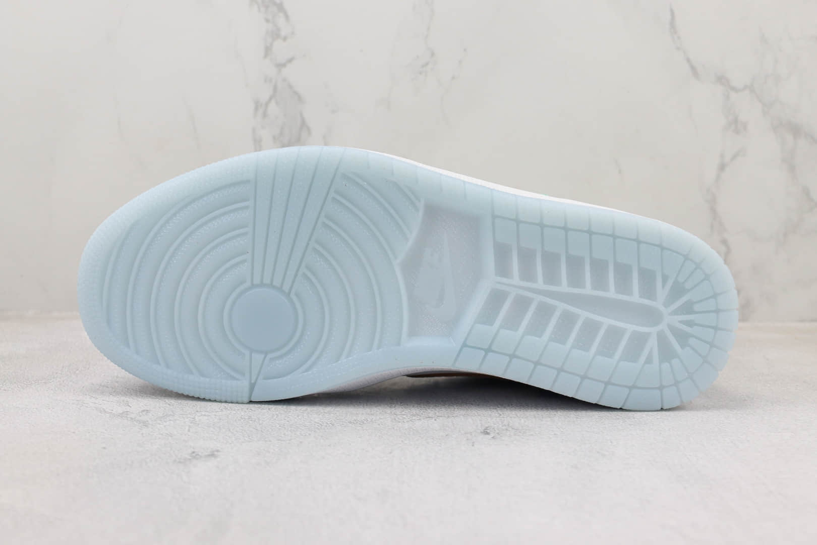 乔丹Air Jordan 1 Low纯原版本低帮AJ1蓝绿渐变板鞋 莆田AJ货源 货号:FN8899-131