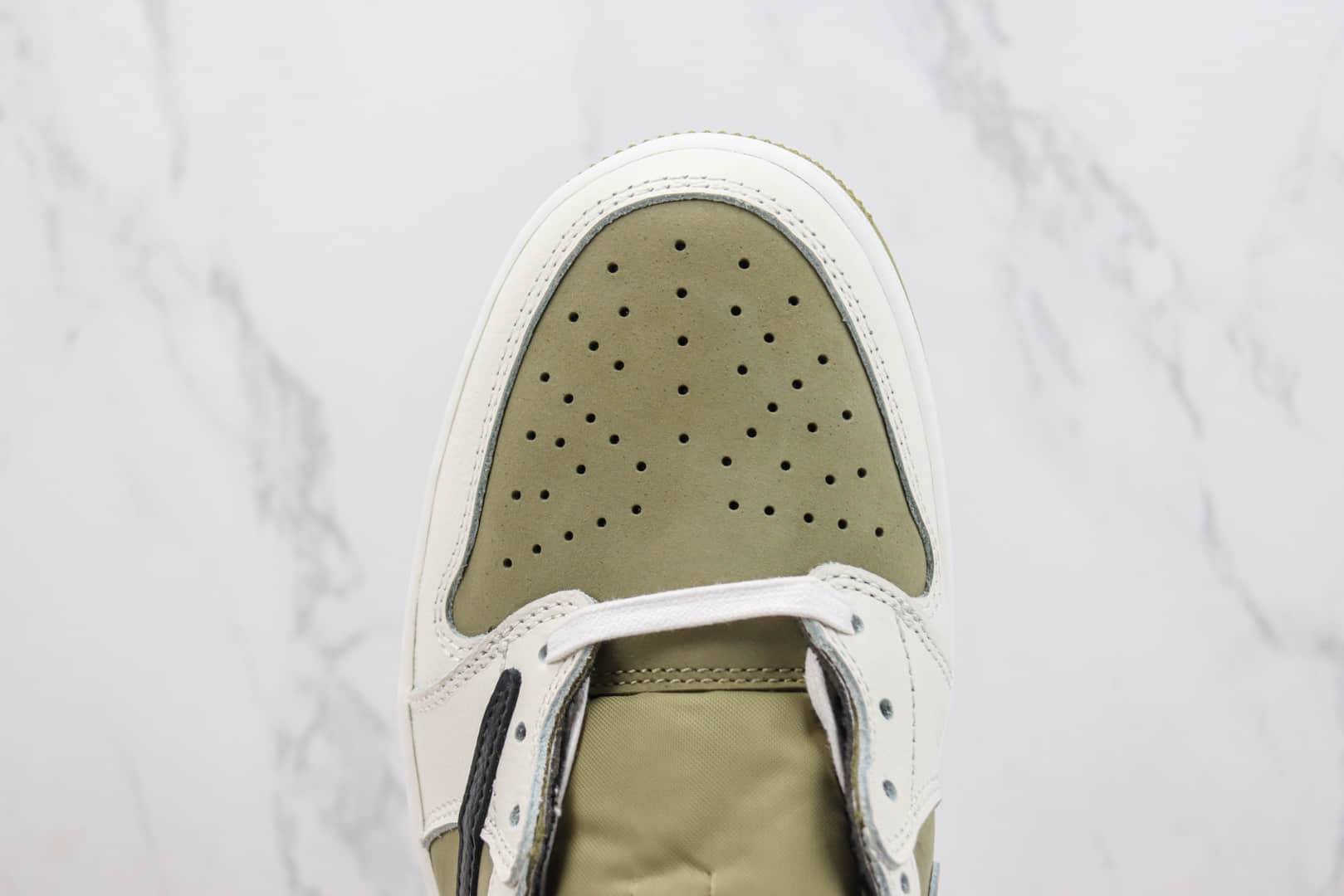 乔丹Travis Scott x Air Jordan 1 Low Golf纯原版本高尔夫AJ1低帮TS联名橄榄绿白黑倒钩板鞋 莆田AJ货源 货号:FZ3124-200