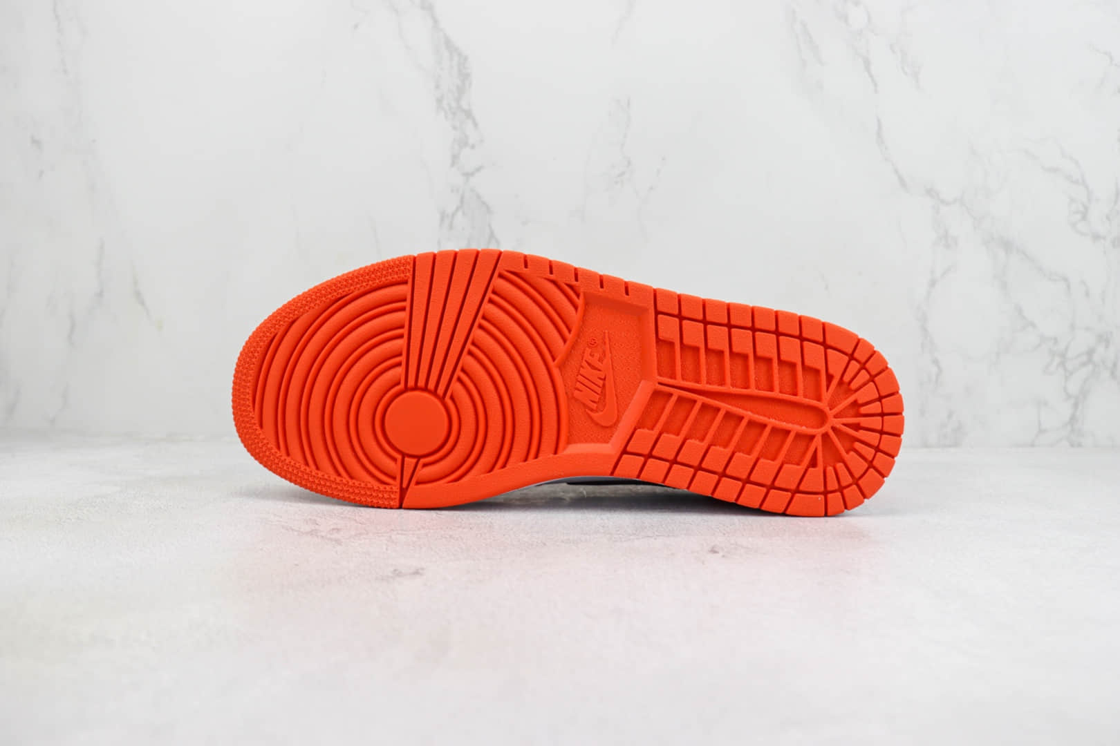 乔丹Air Jordan 1 Low纯原版本低帮AJ1扣碎白橙色板鞋 莆田复刻鞋货源 货号:CZ0775-801