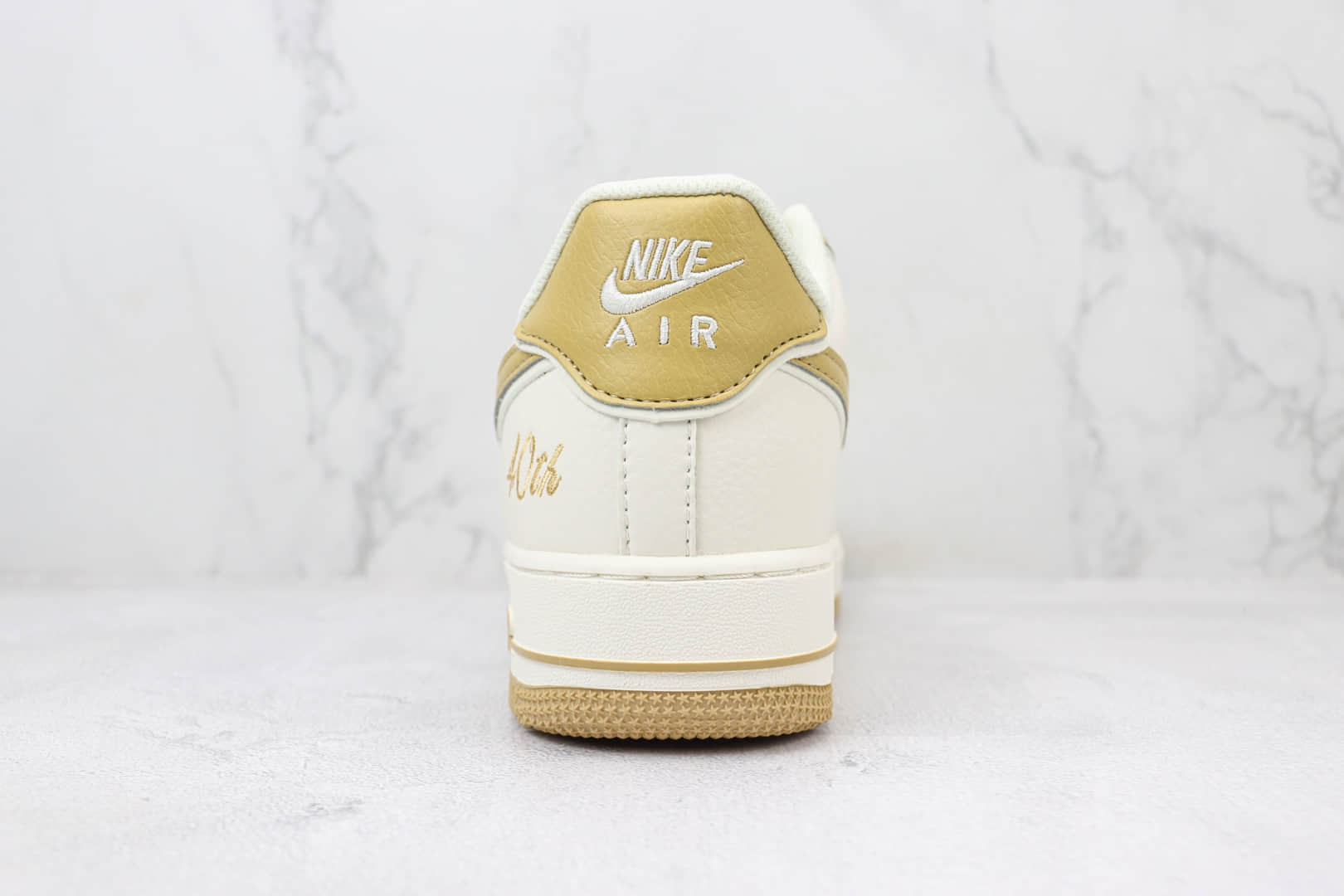 耐克Nike Air Force 1 Low纯原版本低帮AF1空军一号40周年限定板鞋 莆田耐克工厂 货号：JF1983-559