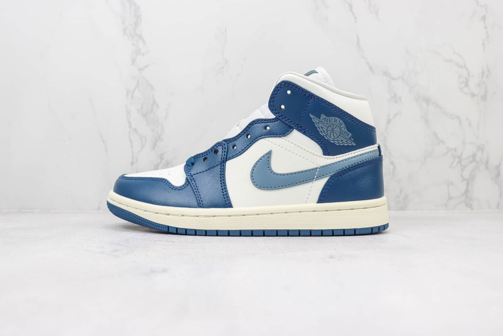 乔丹Air Jordan 1 Mid纯原版本中帮AJ1白深蓝篮球鞋 莆田AJ货源 货号:BQ6472-414