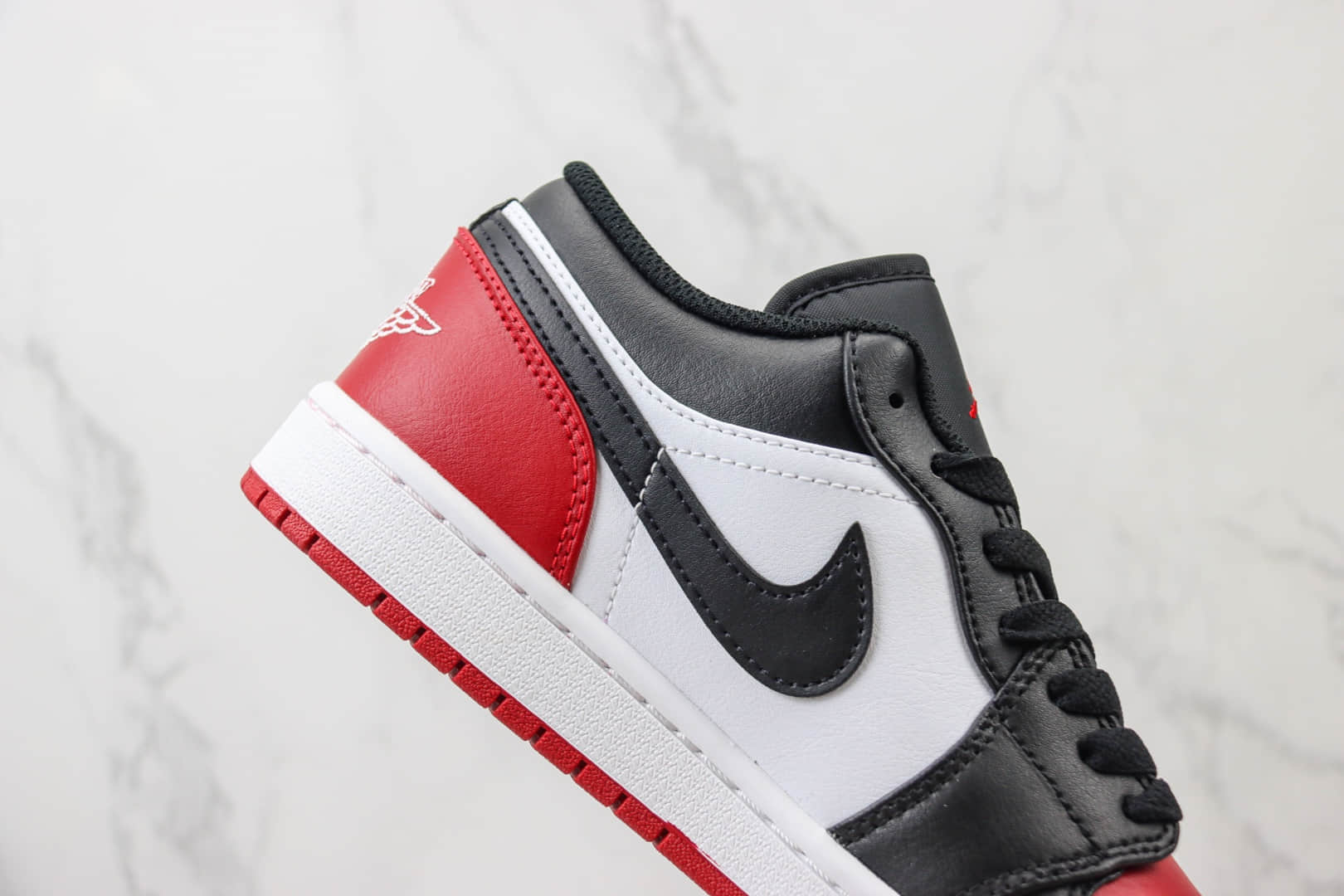 乔丹Air Jordan 1 Low “Bred Toe”纯原版本低帮AJ1黑红脚趾篮球鞋 莆田AJ货源 货号:553558-161