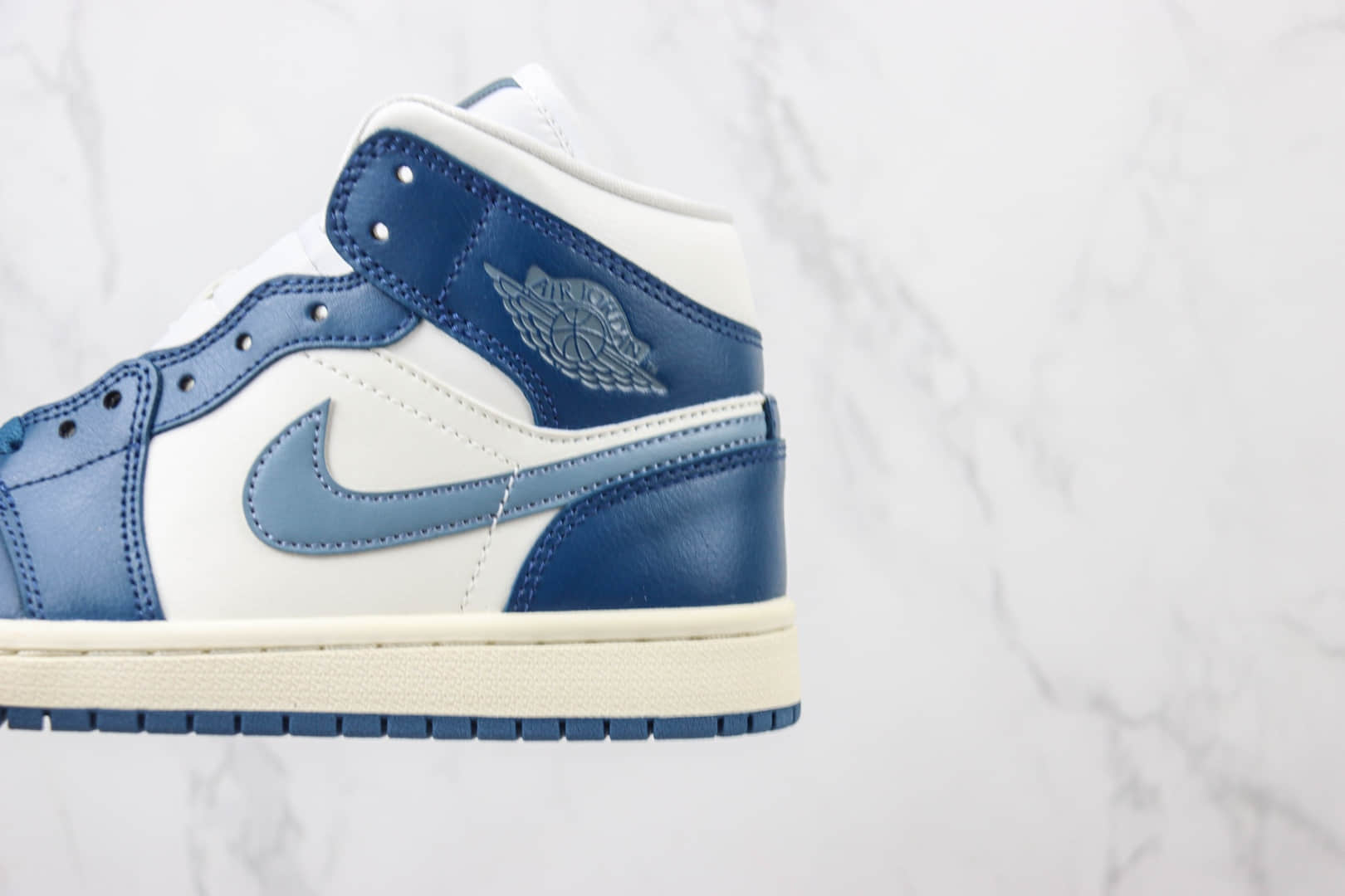 乔丹Air Jordan 1 Mid纯原版本中帮AJ1白深蓝篮球鞋 莆田AJ货源 货号:BQ6472-414