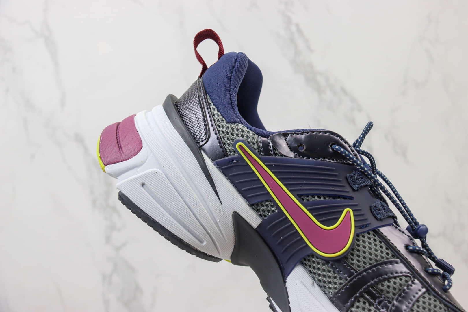 耐克Nike V2K Runtekk纯原版本V2K黑蓝紫复古跑鞋 莆田耐克货源 货号:FV6602-400