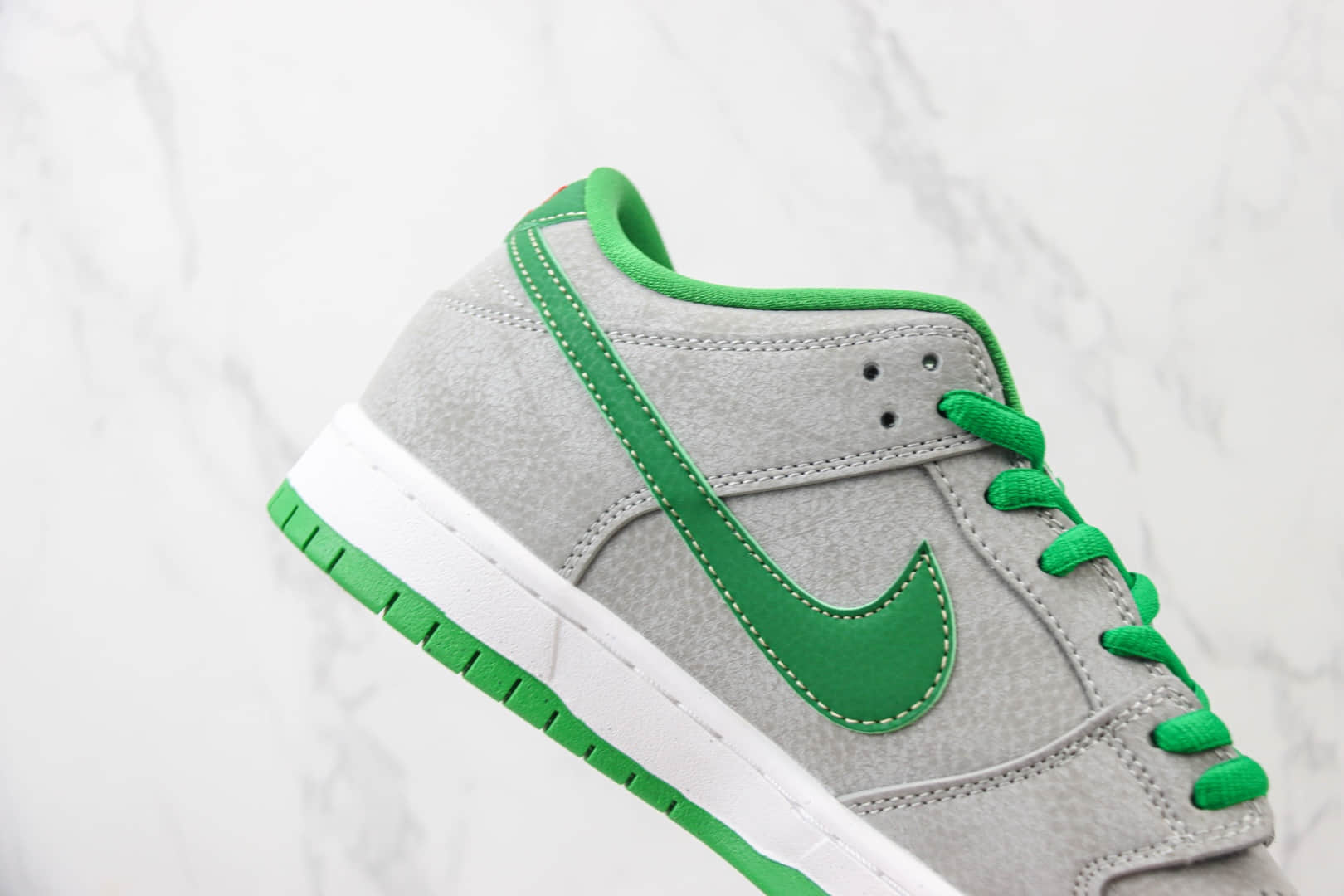 耐克Nike SB Dunk Low纯原版本低帮SB Dunk灰绿色板鞋 莆田耐克工厂 货号：313170-030