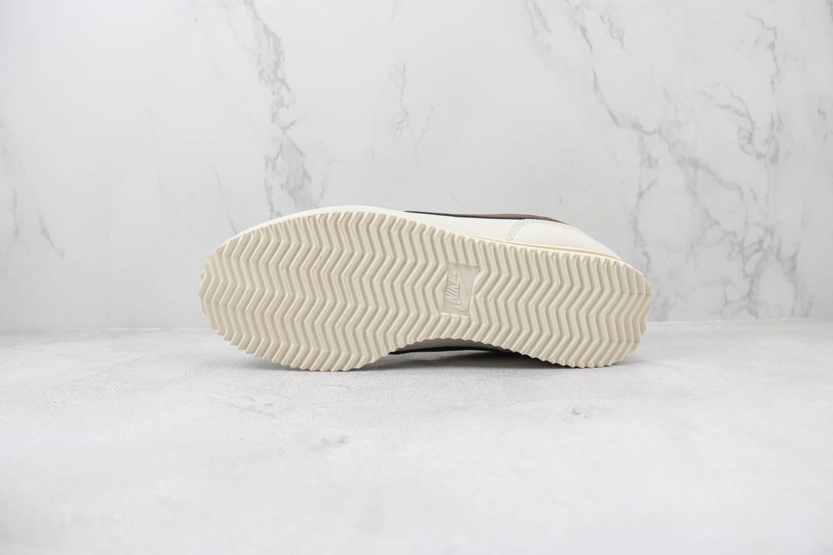 耐克Nike Classic Cortez Leather纯原版本阿甘鞋白棕色复古慢跑鞋 莆田鞋源头工厂 货号：DN1791-104