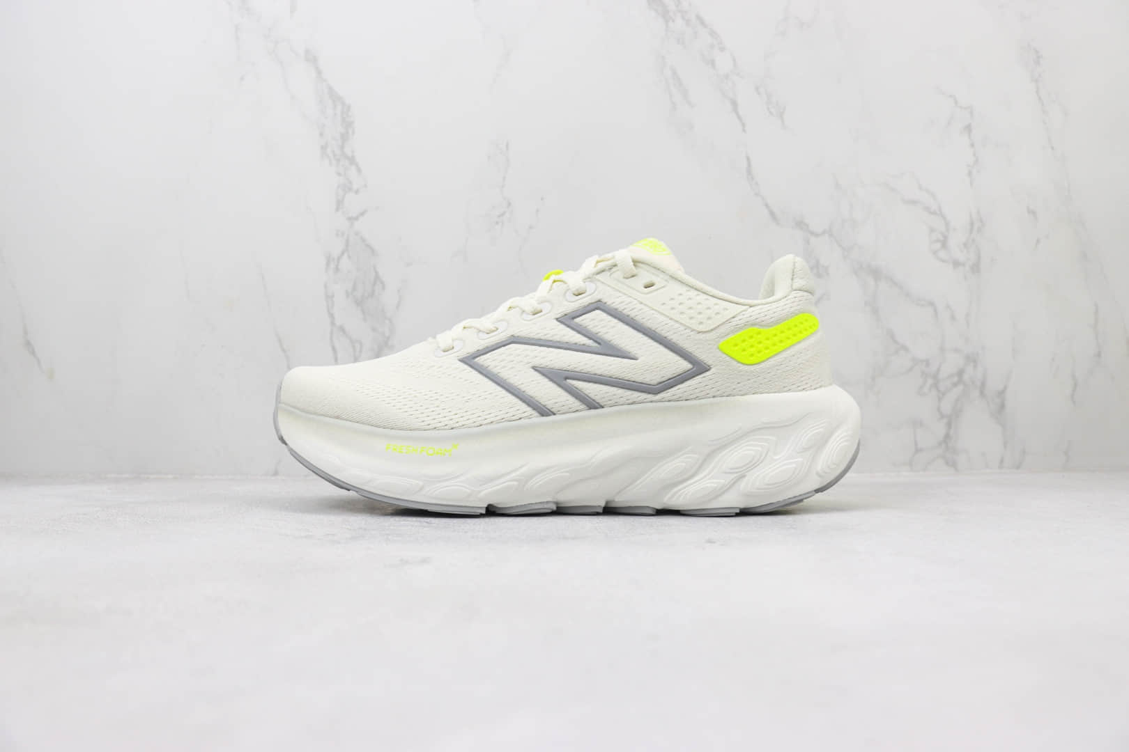 新百伦New Balance Fresh Foam 1080纯原版本NB1080米黄色透气跑鞋 莆田新百伦货源 货号：M1080F13