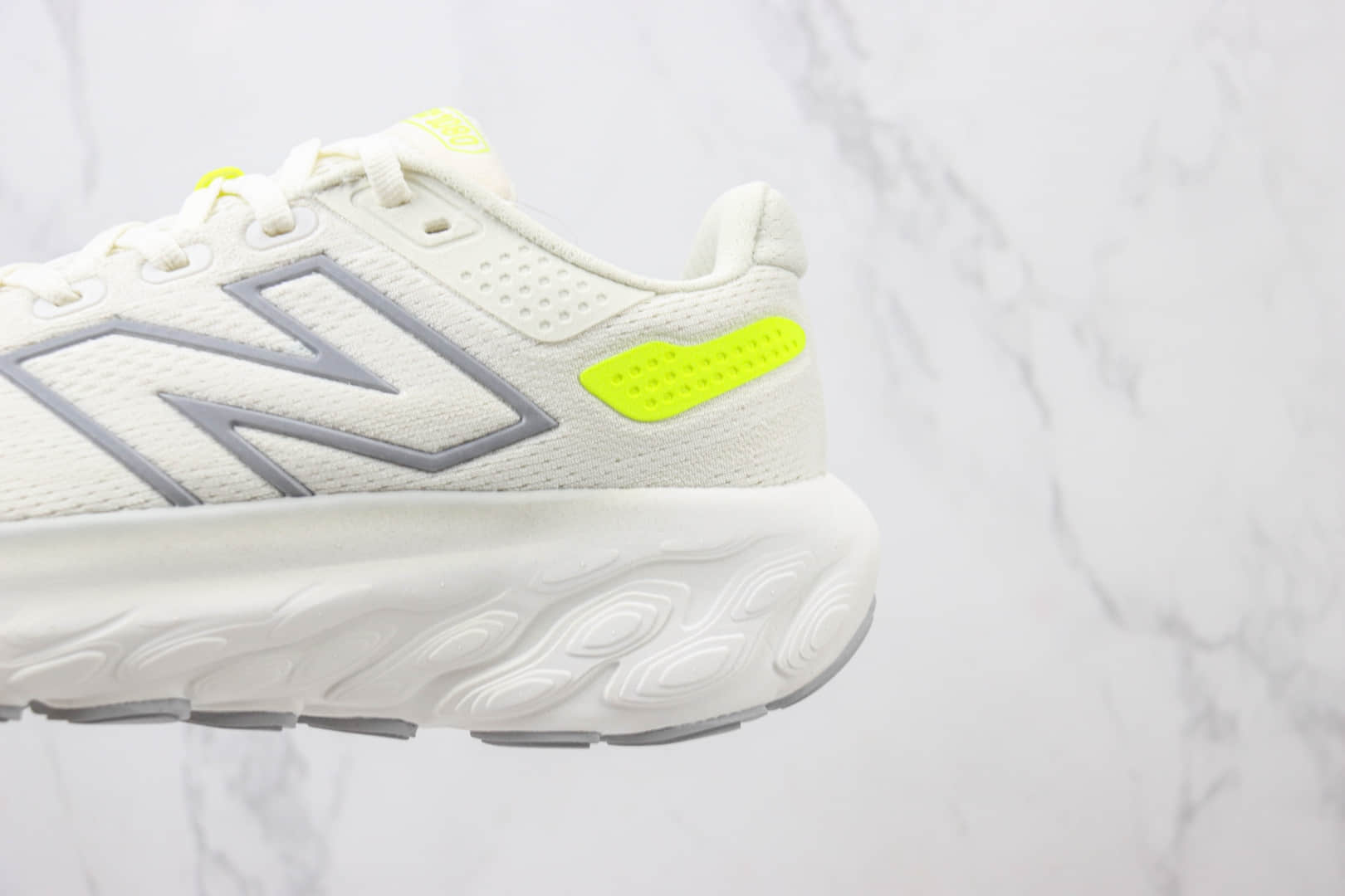 新百伦New Balance Fresh Foam 1080纯原版本NB1080米黄色透气跑鞋 莆田新百伦货源 货号：M1080F13