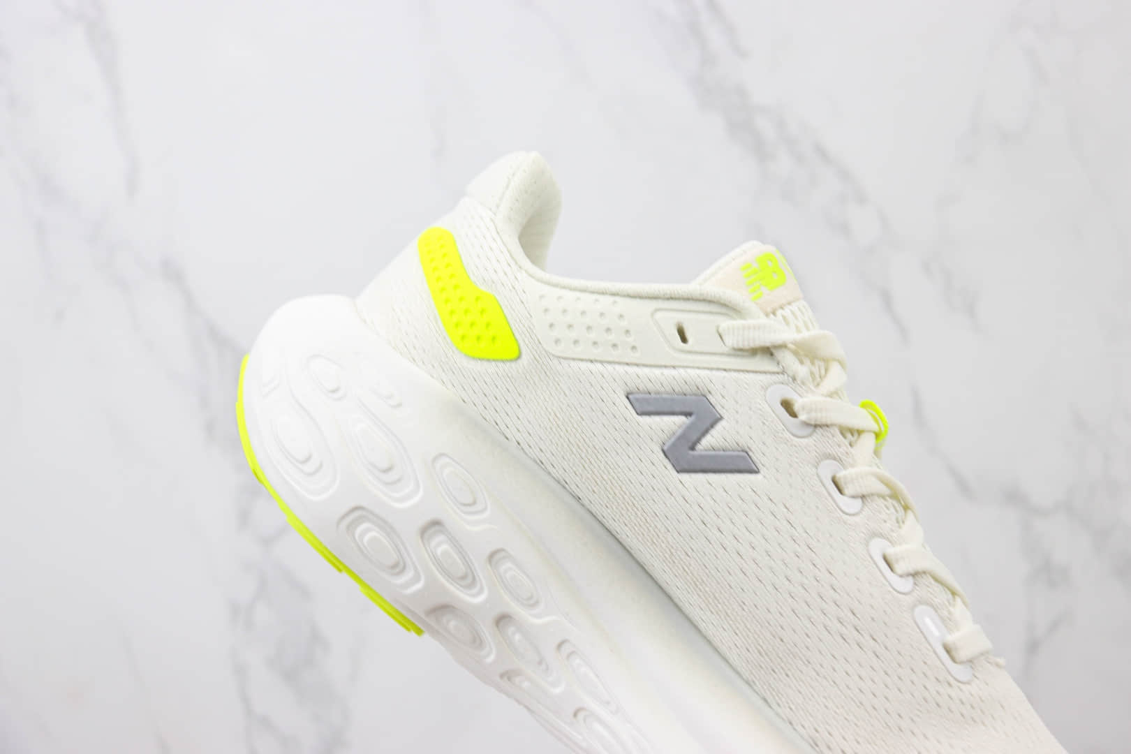 新百伦New Balance Fresh Foam 1080纯原版本NB1080米黄色透气跑鞋 莆田新百伦货源 货号：M1080F13