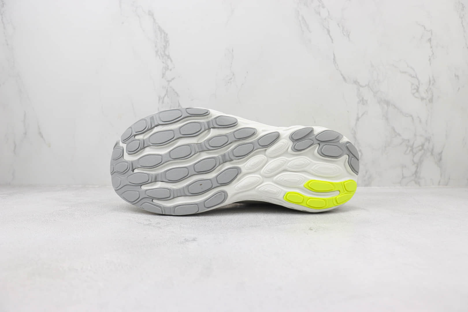 新百伦New Balance Fresh Foam 1080纯原版本NB1080米黄色透气跑鞋 莆田新百伦货源 货号：M1080F13