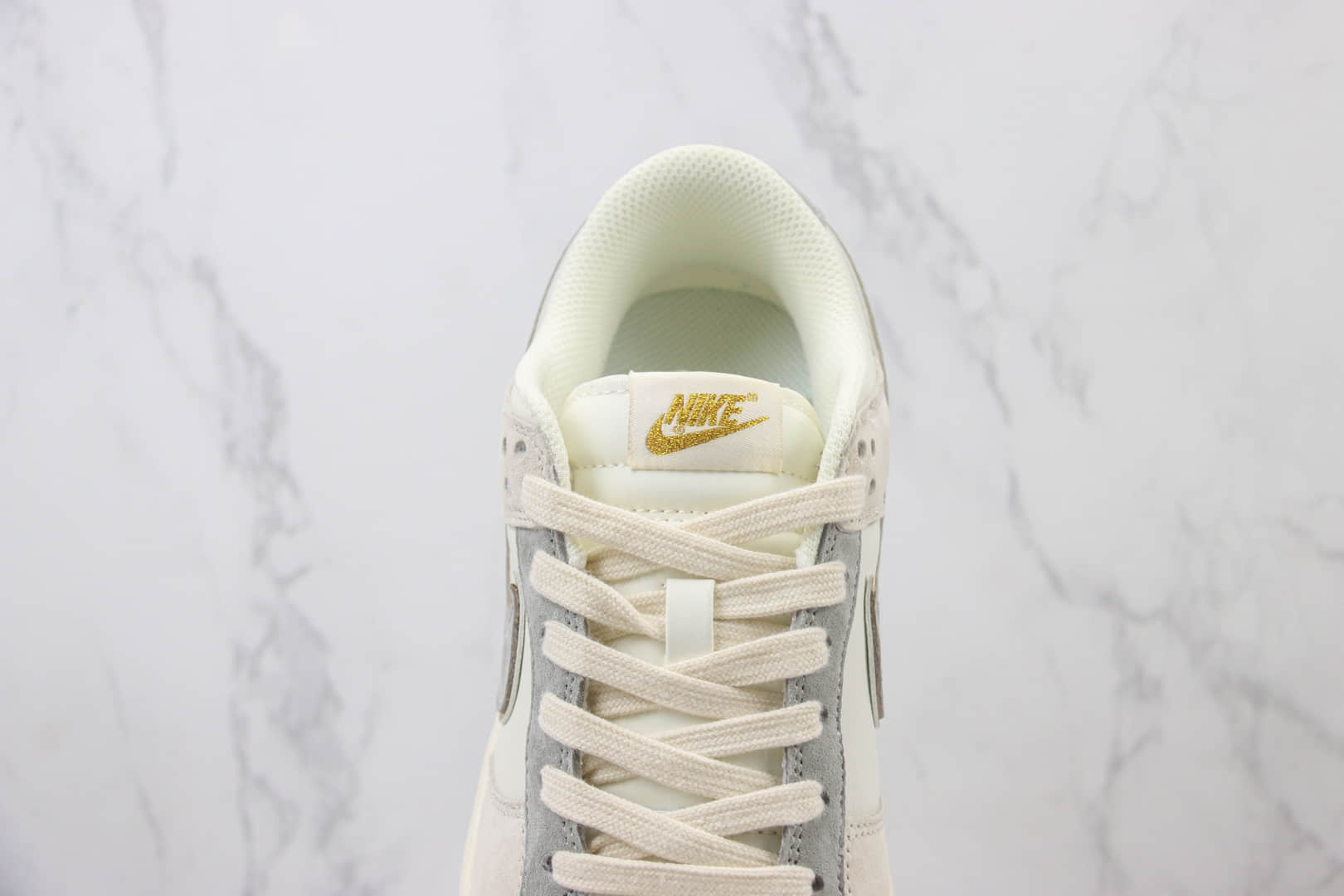 耐克Nike SB Dunk Low纯原版本低帮SB Dunk米灰色麂皮板鞋 莆田耐克工厂 货号：JH8037-924