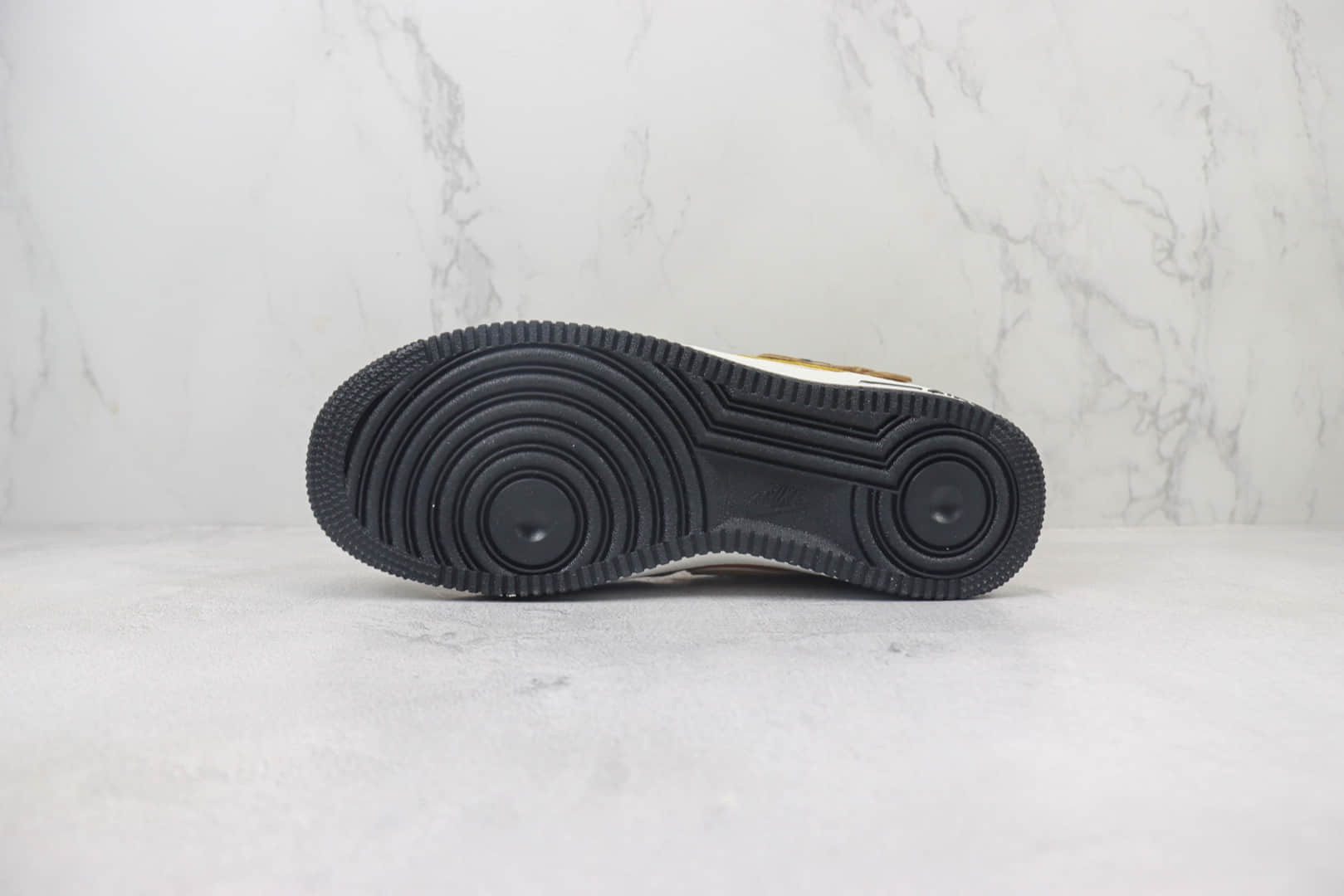 耐克Nike Air Force 1 Mid纯原版本中帮空军一号AF1棕橙色板鞋 莆田耐克代理 货号:CG9908-105