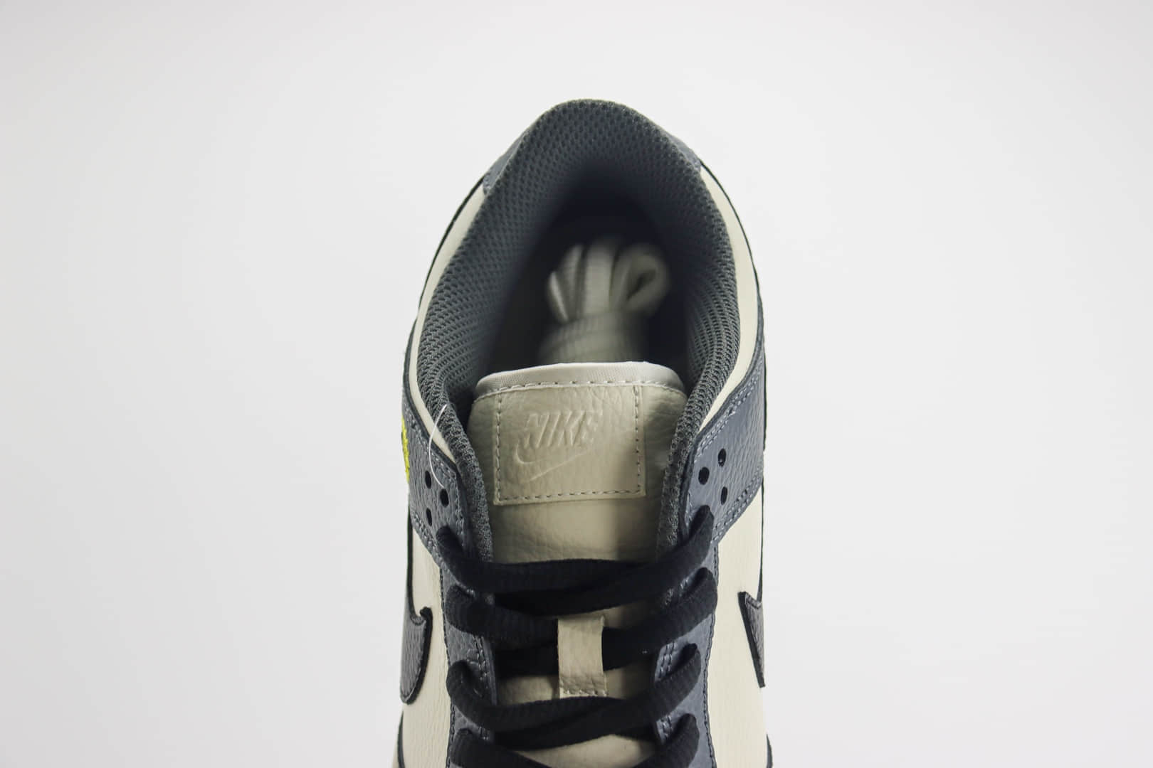 耐克Nike Dunk Low纯原版本低帮Dunk白灰黑地球笑脸板鞋 莆田天花板Dunk 货号：BB1609-116