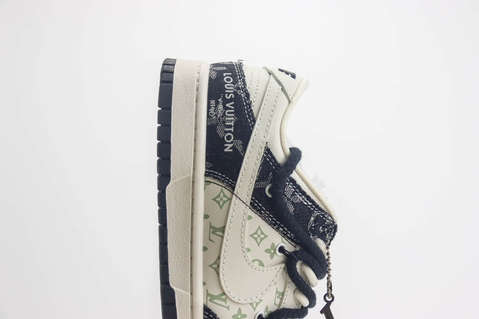 耐克Louis Vuitton x Nike Dunk Low纯原版本路易威登LV联名Dunk黑白牛仔老花解构板鞋 莆田耐克货源 货号:SJ2068-238