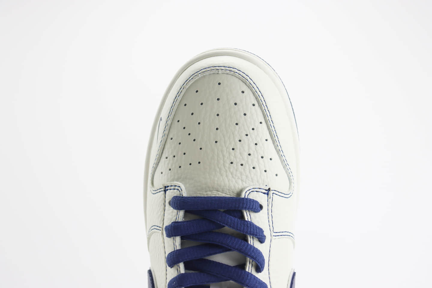 耐克Supreme x Nike SB Dunk Low纯原版本低帮SB Dunk联名LV白蓝板鞋 莆田耐克货源 货号:RM2308-238