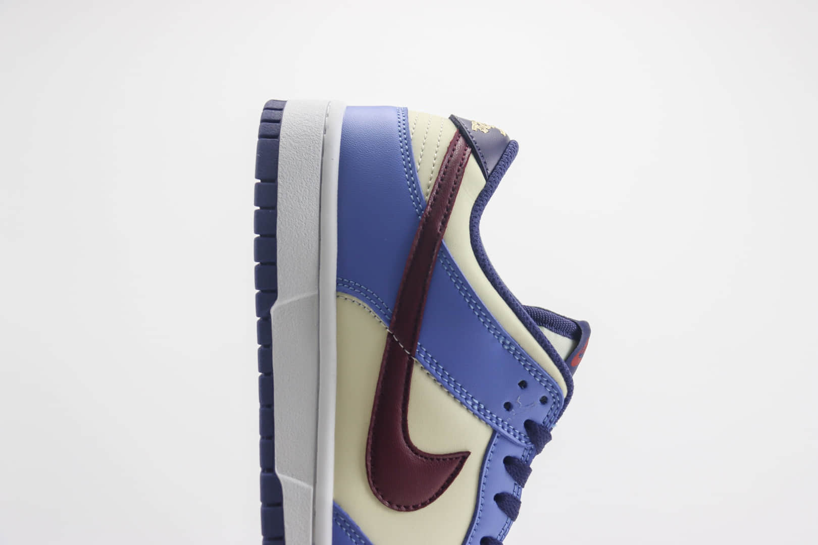 耐克Nike SB Dunk Low纯原版本低帮SB Dunk米白蓝酒红勾板鞋 莆田耐克代理 货号：FV8119-161