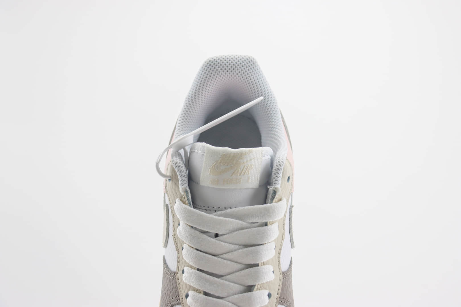 耐克Nike Air Force 1 Low纯原版本空军一号AF1情人节限定灰白粉爱心板鞋 莆田耐克工厂 货号：TY0301-222