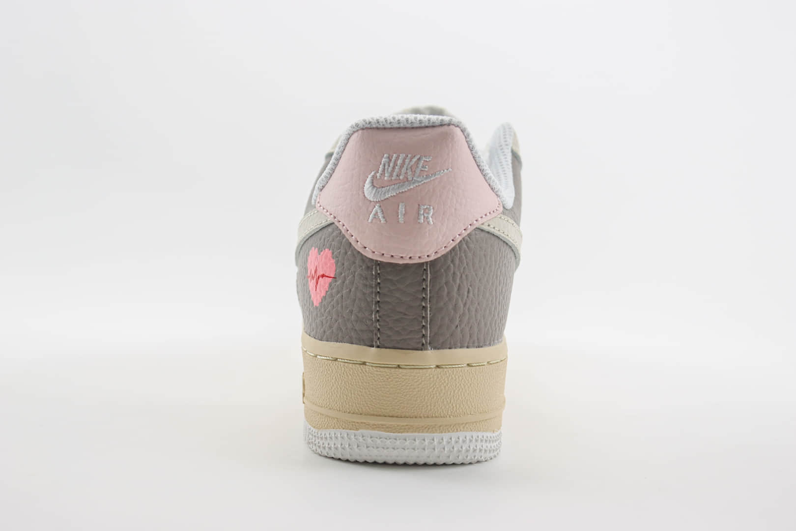 耐克Nike Air Force 1 Low纯原版本空军一号AF1情人节限定灰白粉爱心板鞋 莆田耐克工厂 货号：TY0301-222