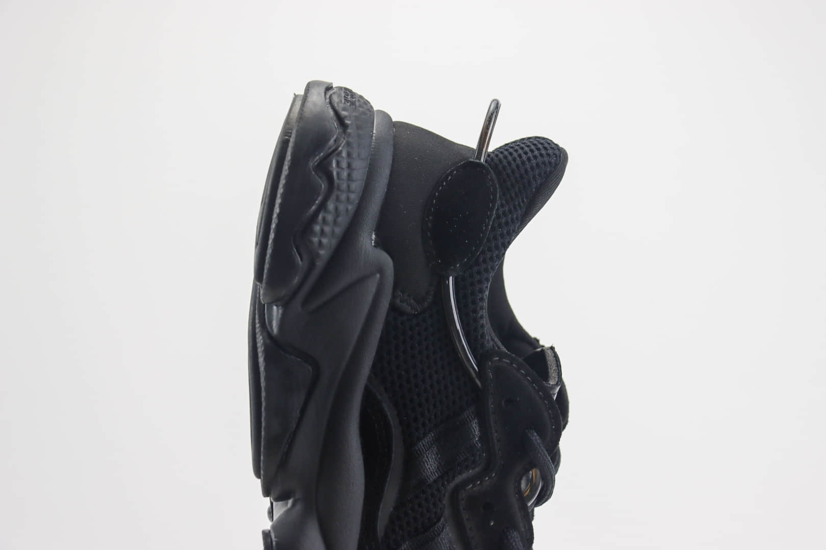 阿迪达斯adidas Originals Ozweego纯原版本水管系列黑武士复古老爹鞋 莆田阿迪达斯代理 货号：EE6999