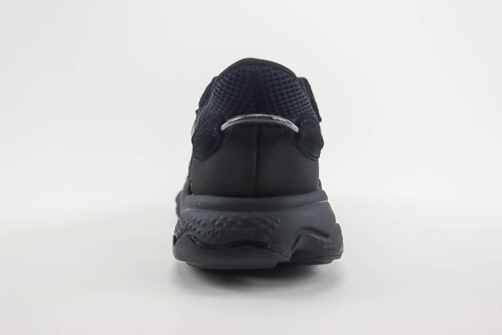 阿迪达斯adidas Originals Ozweego纯原版本水管系列黑武士复古老爹鞋 莆田阿迪达斯代理 货号：EE6999