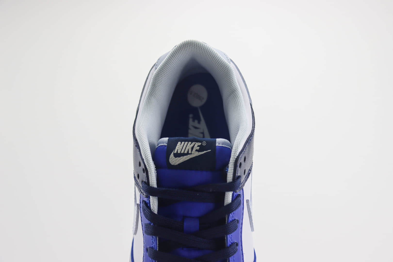 耐克Nike SB Dunk Low纯原版本低帮SB Dunk白灰蓝拼接滑板板鞋 莆田耐克代理 货号：FQ8826-100