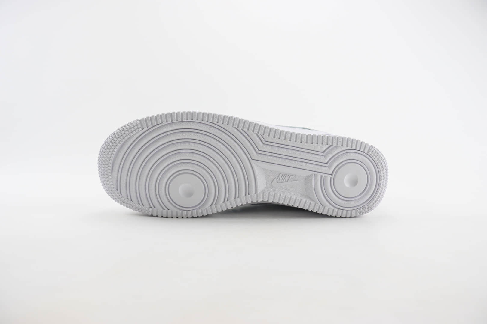 耐克Nike Air Force 1纯原版本空军一号AF1闪银满天星板鞋 莆田耐克工厂 货号：CW2288-015