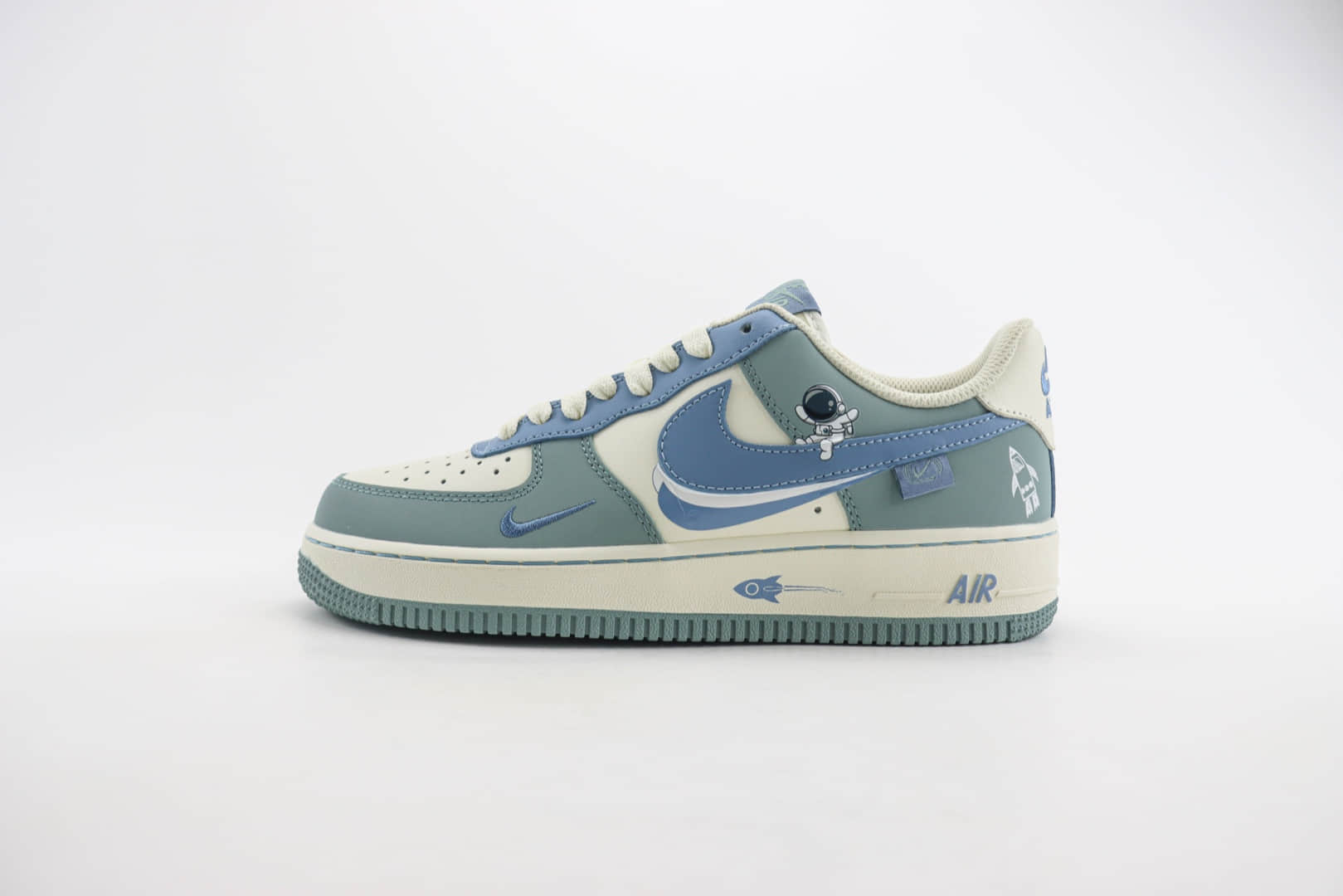 耐克Nike Air Force 1'07 Low”Star Tours“纯原版本空军一号AF1宇航员板鞋 莆田耐克货源 货号:DB3301-711