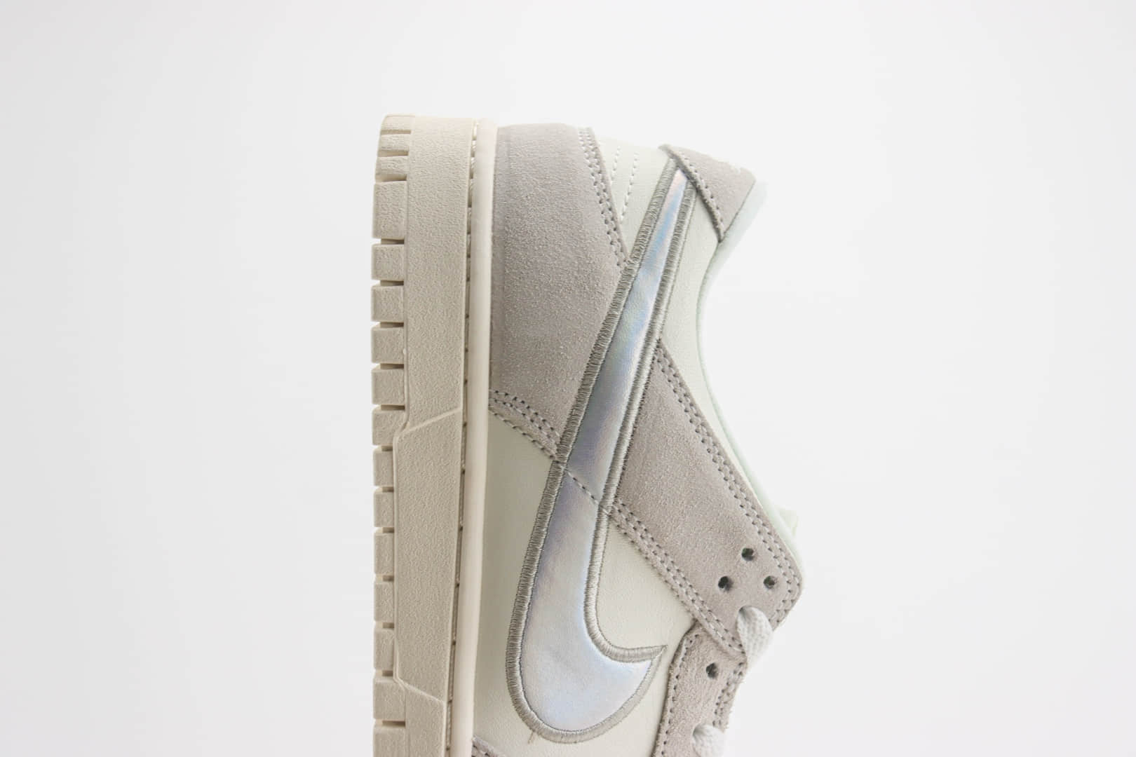 耐克Nike SB Dunk Low纯原版本低帮SB Dunk米灰色滑板板鞋 莆田天花板Dunk 货号：HF5074-133