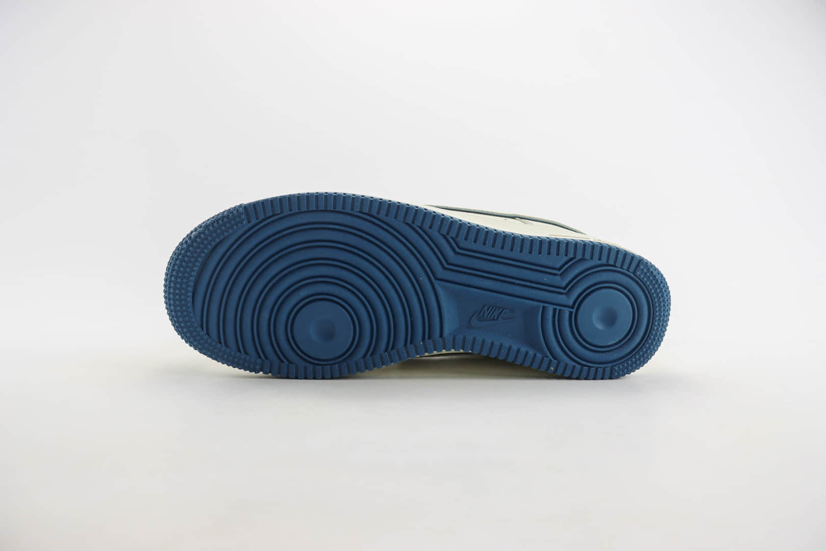 耐克Nike Air Force 1纯原版本斯图西联名空军一号白蓝色AF1板鞋 莆田耐克货源 货号：UN1635-333