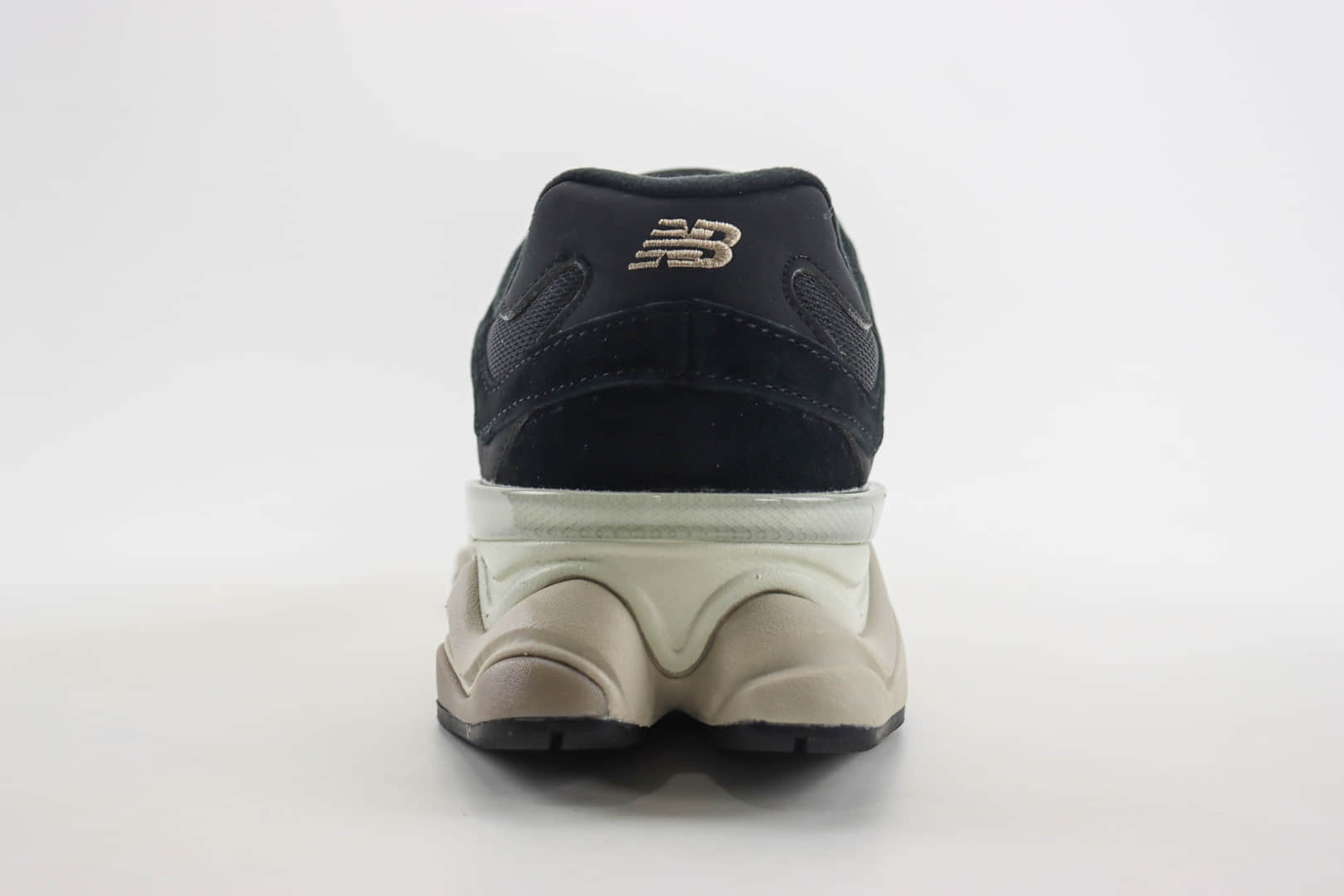 新百伦New Balance 9060纯原版本黑色NB9060复古慢跑鞋 莆田新百伦货源 货号：U9060UBY