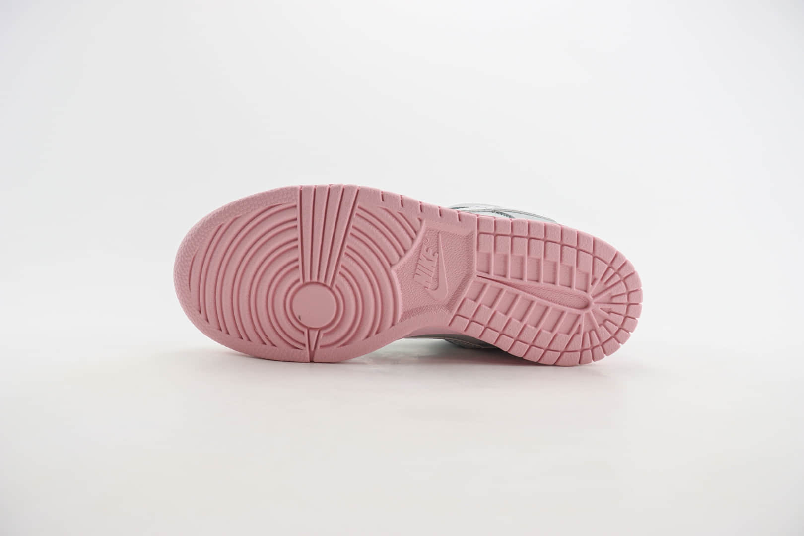 耐克Nike SB Dunk Low纯原版本低帮SB Dunk灰银粉滑板板鞋 莆田耐克工厂 货号:HM3698-006