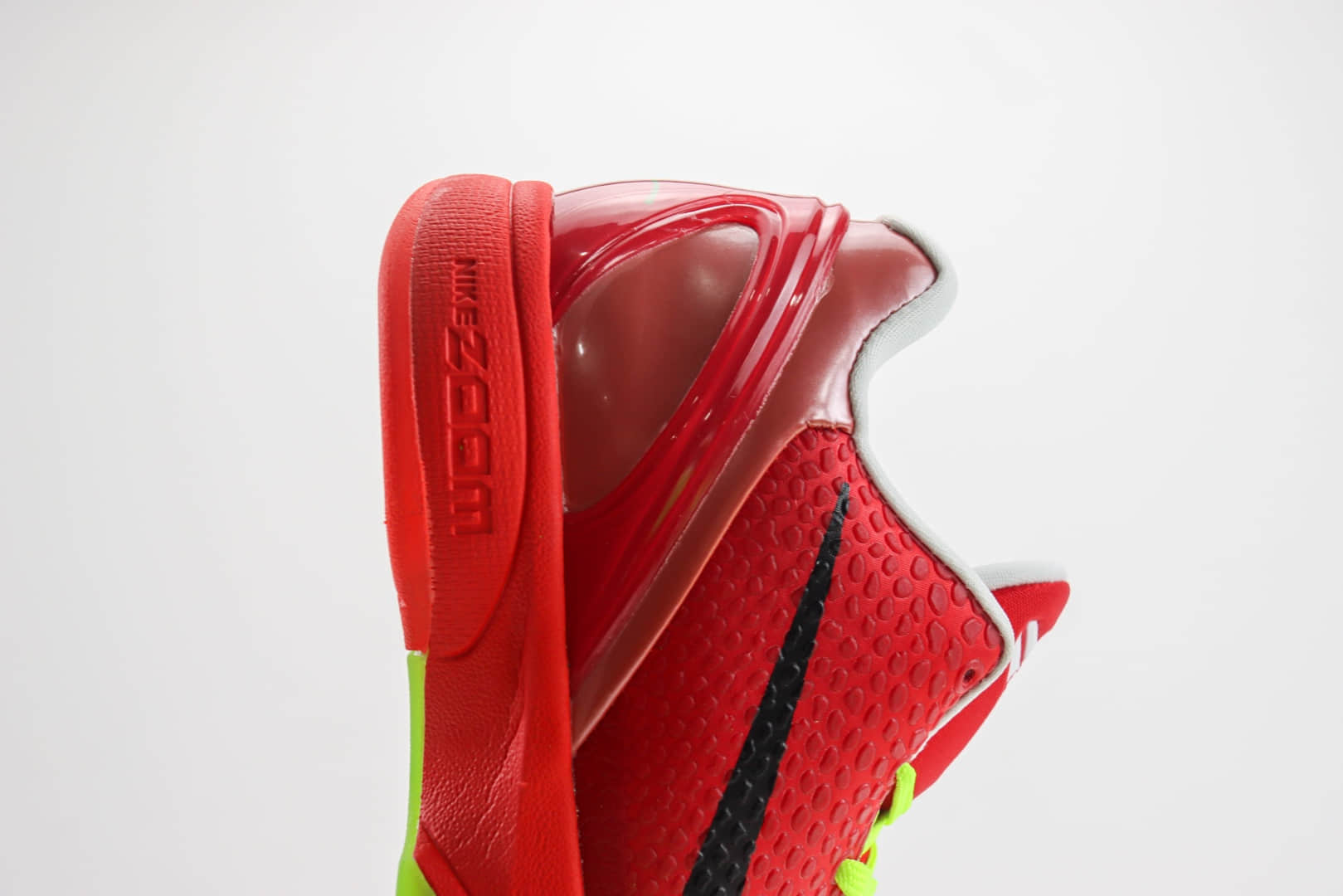 耐克Nike Zoom Kobe 6纯原版本科比6红绿青蜂侠实战篮球鞋 莆田耐克货源 货号：CW2190-301