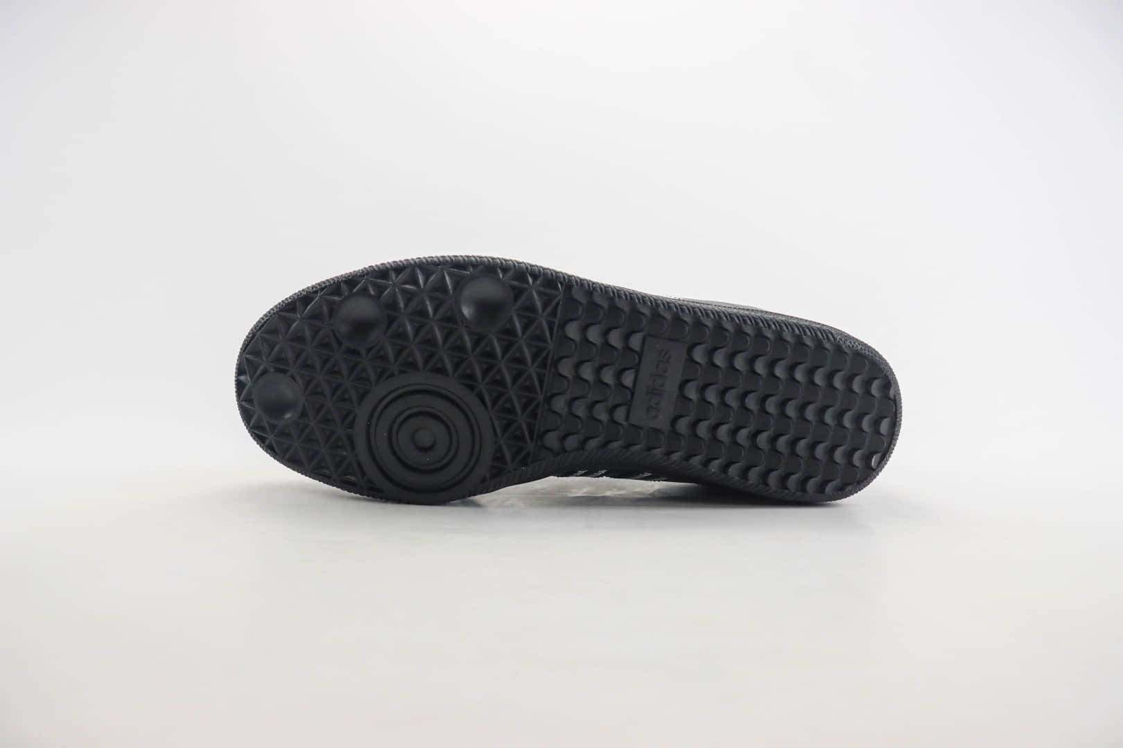 阿迪达斯adidas originals Samba OG纯原版本黑白银桑巴德训鞋 莆田阿迪达斯货源 货号：IF3918
