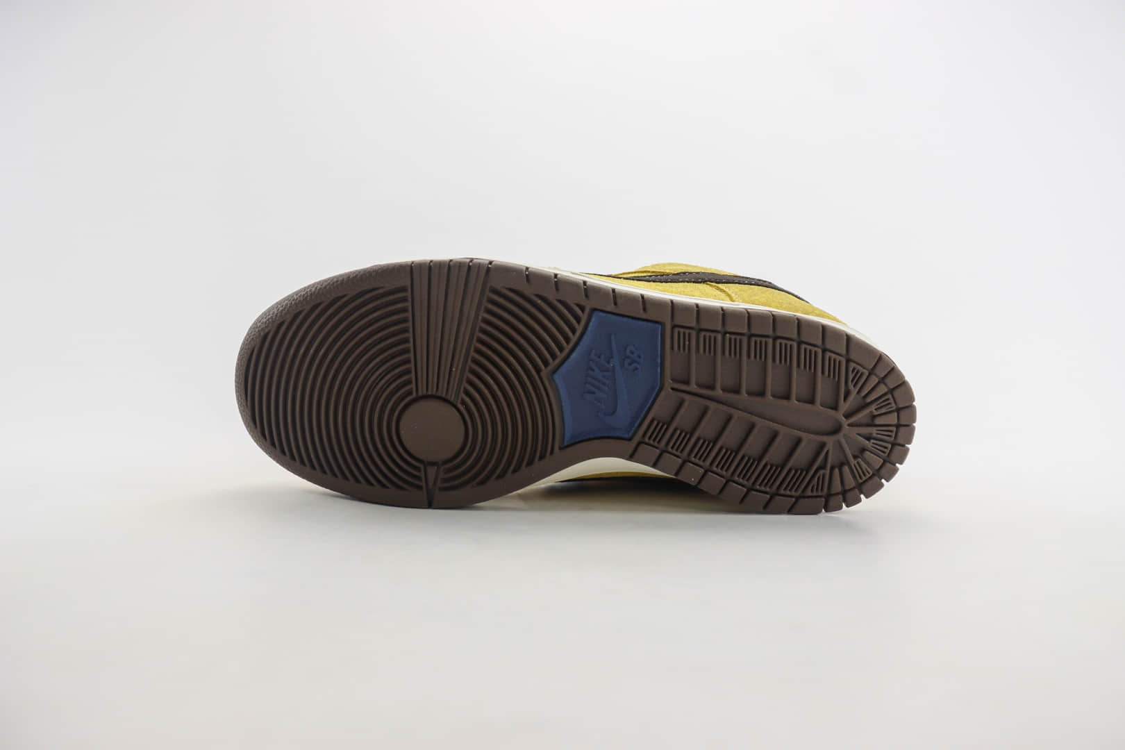 耐克Nike SB Dunk Low纯原版本低帮SB Dunk翻毛皮棕黄板鞋 莆田耐克代理 货号：FZ1278-200