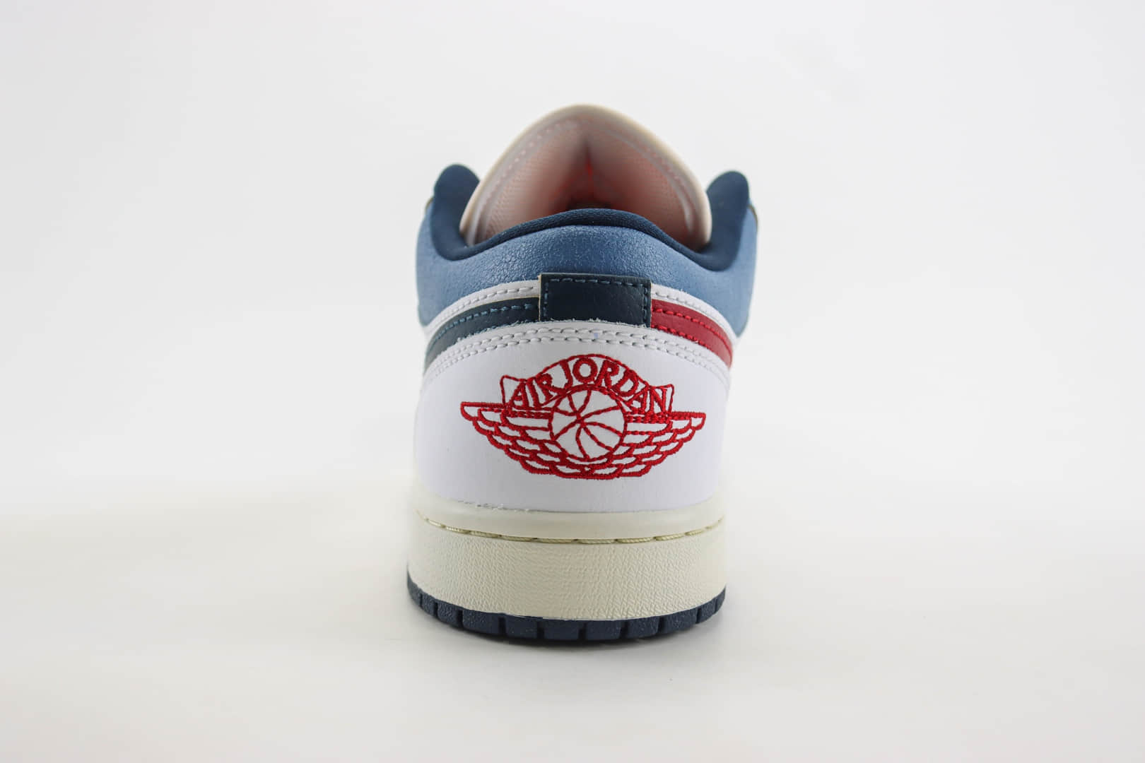 乔丹Air Jordan 1 Low纯原版本白蓝鸳鸯勾AJ1低帮板鞋 莆田AJ货源 货号：HM3711-144