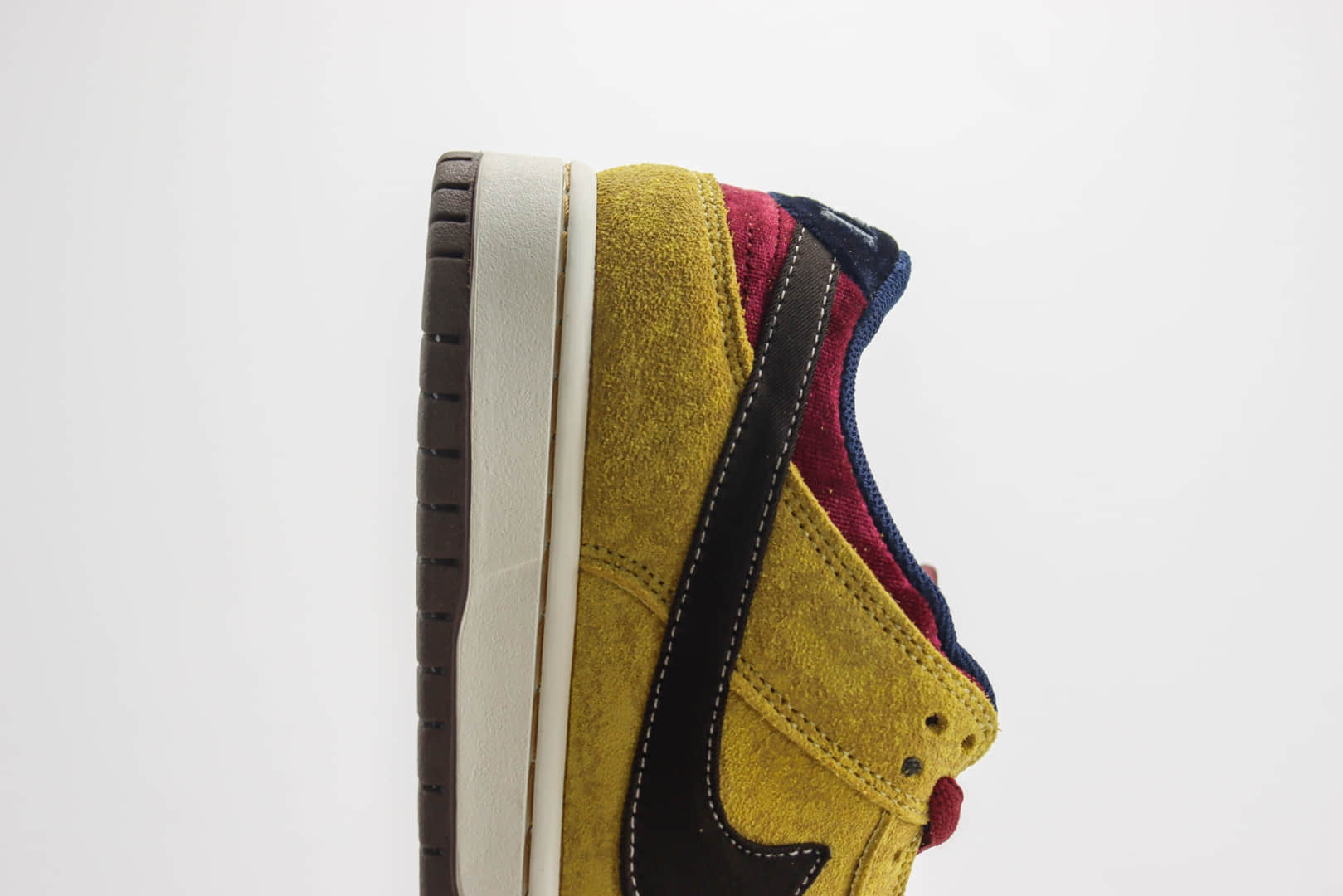 耐克Nike SB Dunk Low纯原版本低帮SB Dunk翻毛皮棕黄板鞋 莆田耐克代理 货号：FZ1278-200