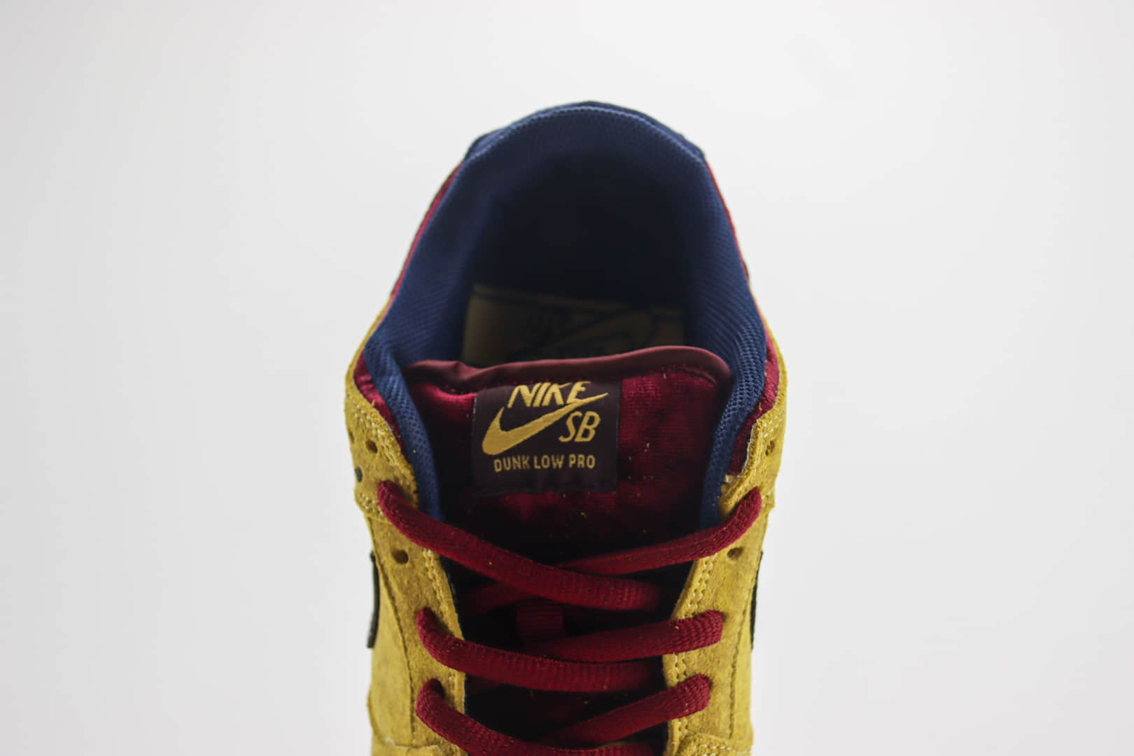 耐克Nike SB Dunk Low纯原版本低帮SB Dunk翻毛皮棕黄板鞋 莆田耐克代理 货号：FZ1278-200