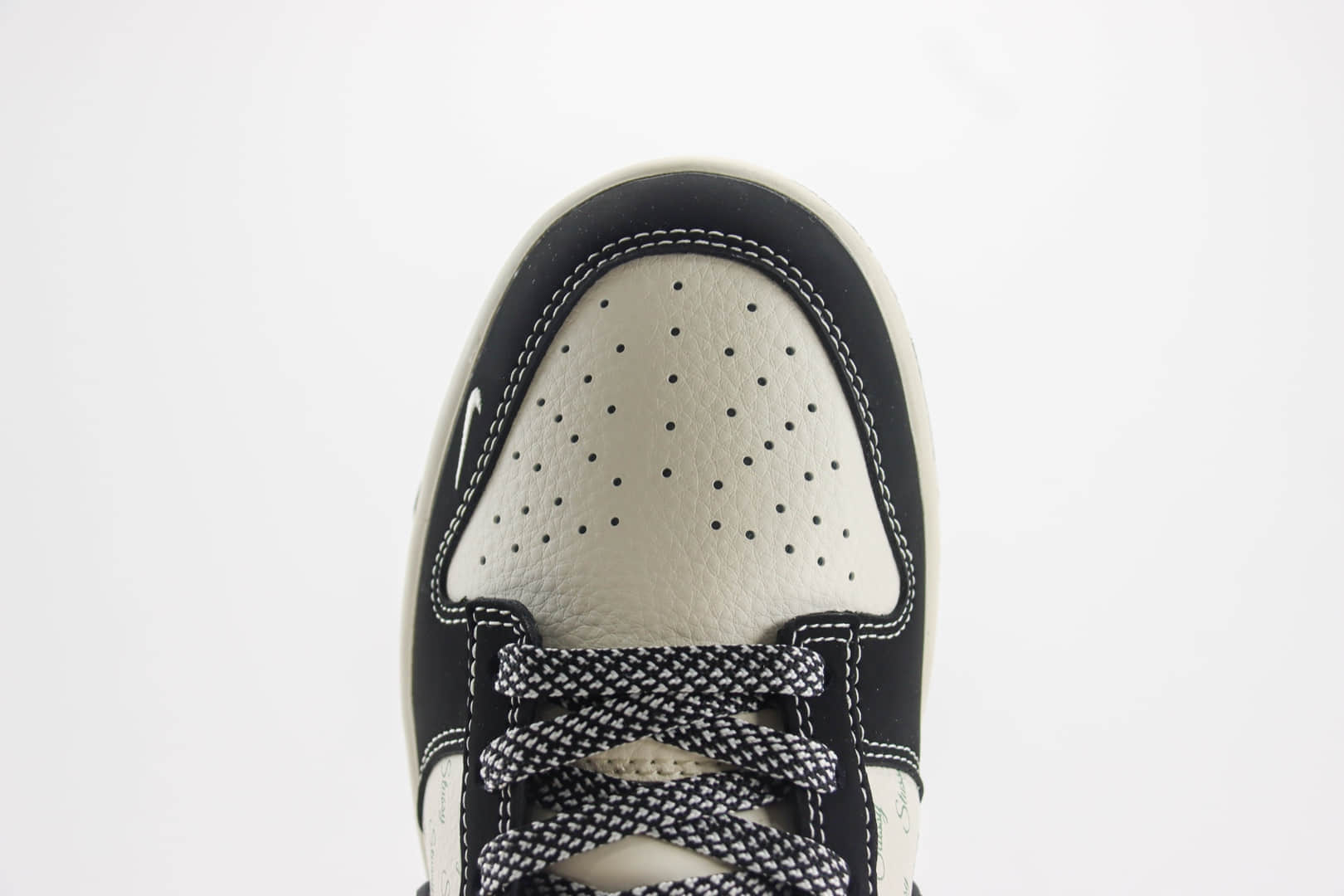 耐克Nike SB Dunk Low x Stussy纯原版本低帮SB DUNK斯图西联名款板鞋 莆田DUNK货源 货号:XX2025-358 耐克Nike SB Dunk Low x Stussy纯原版本低帮SB DUNK斯图西联名款板鞋 莆田DUNK货源 货号:XX2025-358