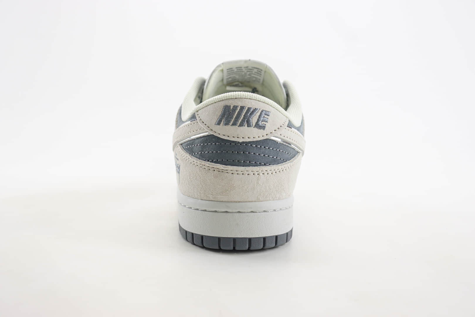 耐克Stussy x Nike SB Dunk Low纯原版本斯图西联名SB Dunk米灰色滑板板鞋 莆田耐克批发 货号:XX2025-578