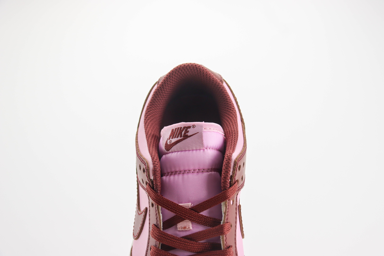 耐克Nike SB Dunk Low纯原版本低帮SB Dunk粉酒红滑板板鞋 莆田耐克货源 货号：DD1873-114