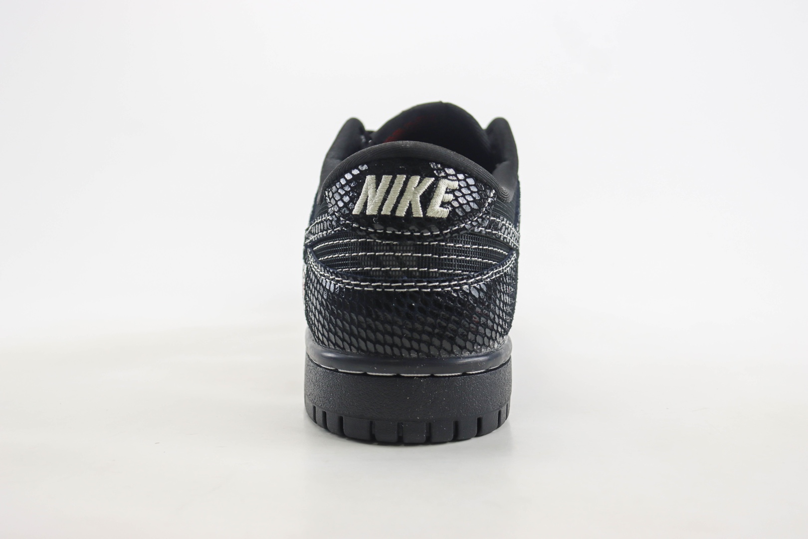 耐克Nike Dunk Low纯原版本低帮Dunk蛇年限定黑蛇休闲运动板鞋 莆田天花板Dunk 货号：CH8311-233