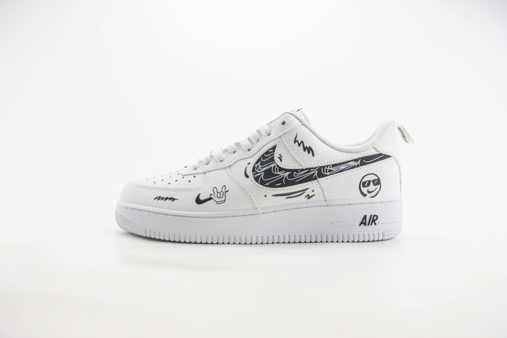 耐克Nike Air Force 1纯原版本空军一号AF1二次元涂鸦笑脸低帮板鞋 莆田耐克代理 货号：FB8971-020