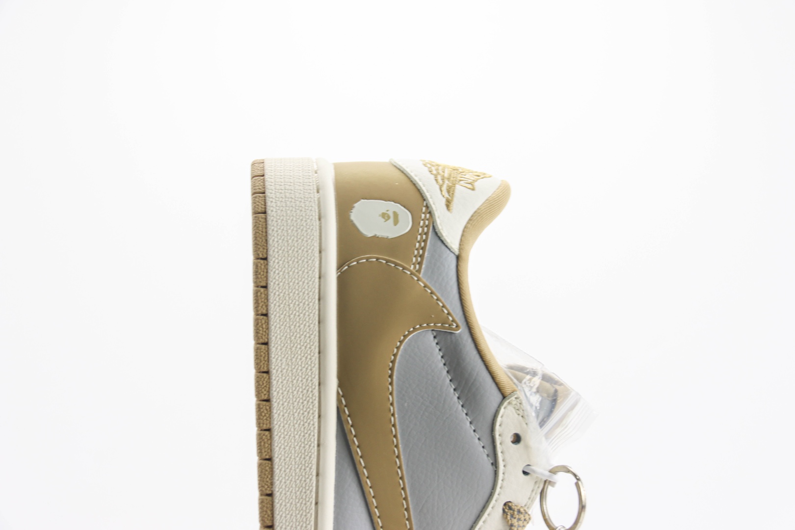 乔丹BAPE x Air Jordan 1 Low纯原版本猿人头联名AJ1米灰卡其低帮休闲板鞋 莆田AJ货源 货号：BB6511-623