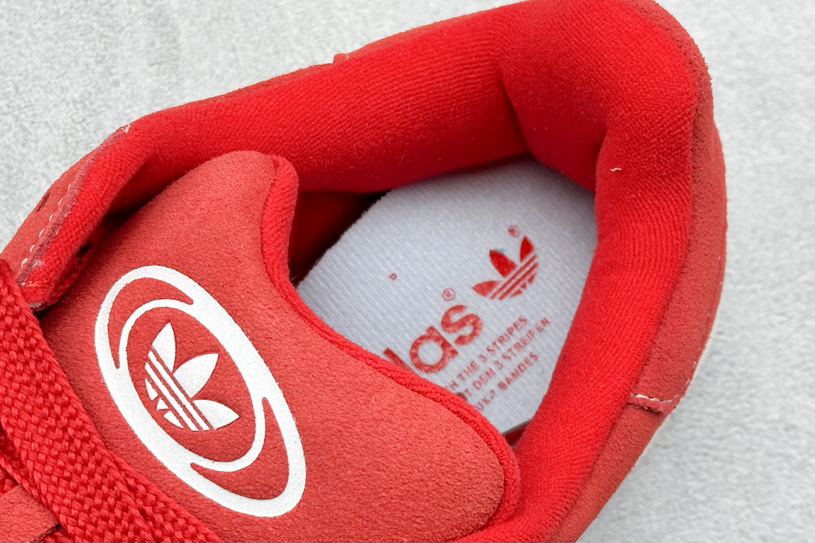 阿迪达斯adidas Originals Campus 00s纯原版本红白色面包鞋运动板鞋 莆田阿迪达斯货源 货号：H03474