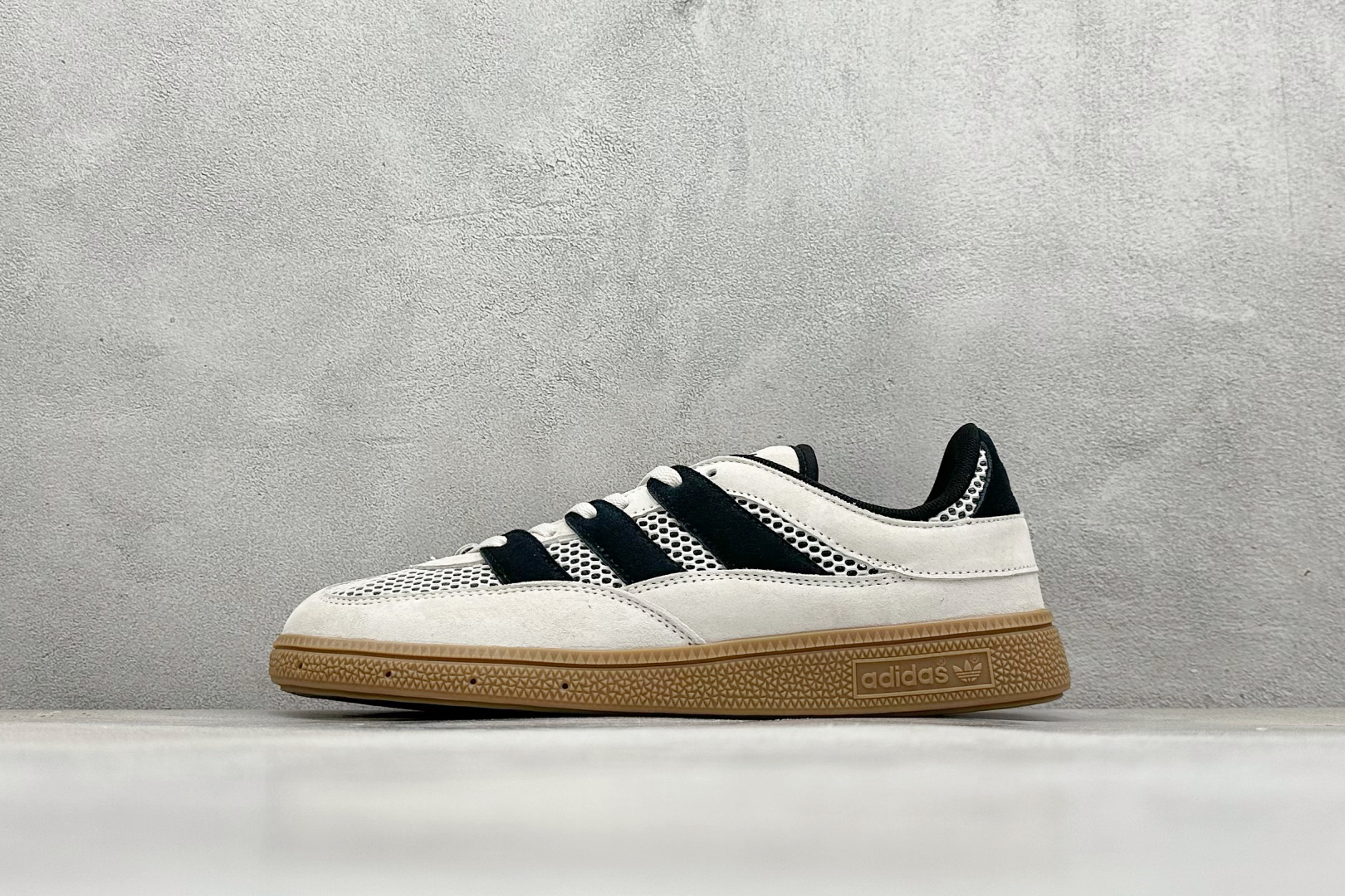阿迪达斯adidas Handball Spezial ST纯原版本手球系列黑灰生胶复古板鞋 莆田复刻鞋代理 货号：JI2608