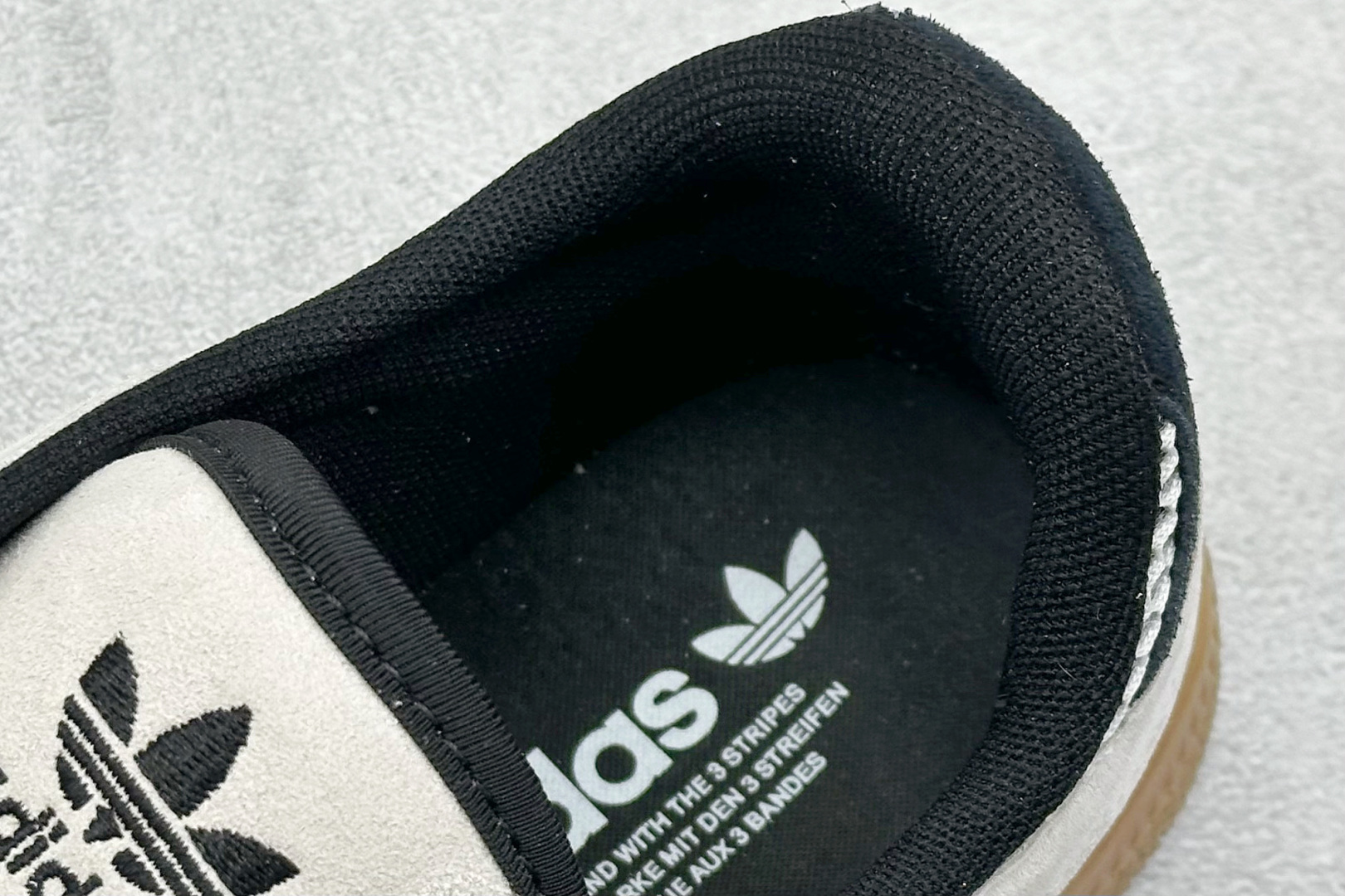 阿迪达斯adidas Handball Spezial ST纯原版本手球系列黑灰生胶复古板鞋 莆田复刻鞋代理 货号：JI2608