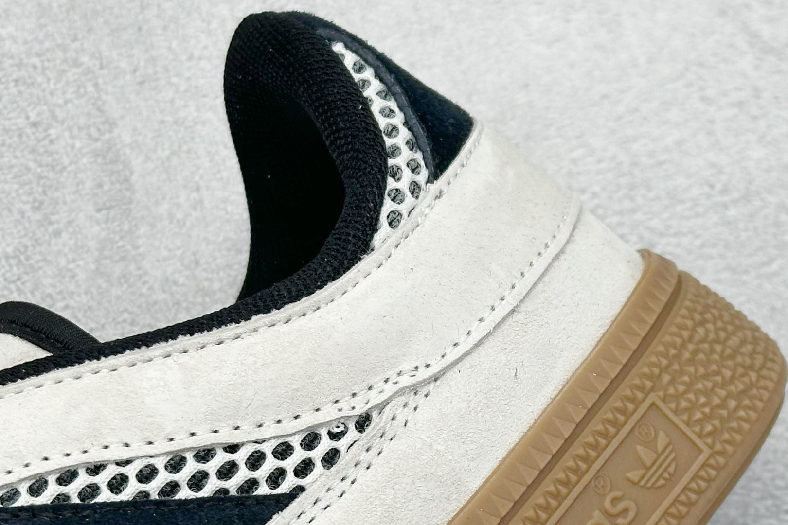 阿迪达斯adidas Handball Spezial ST纯原版本手球系列黑灰生胶复古板鞋 莆田复刻鞋代理 货号：JI2608